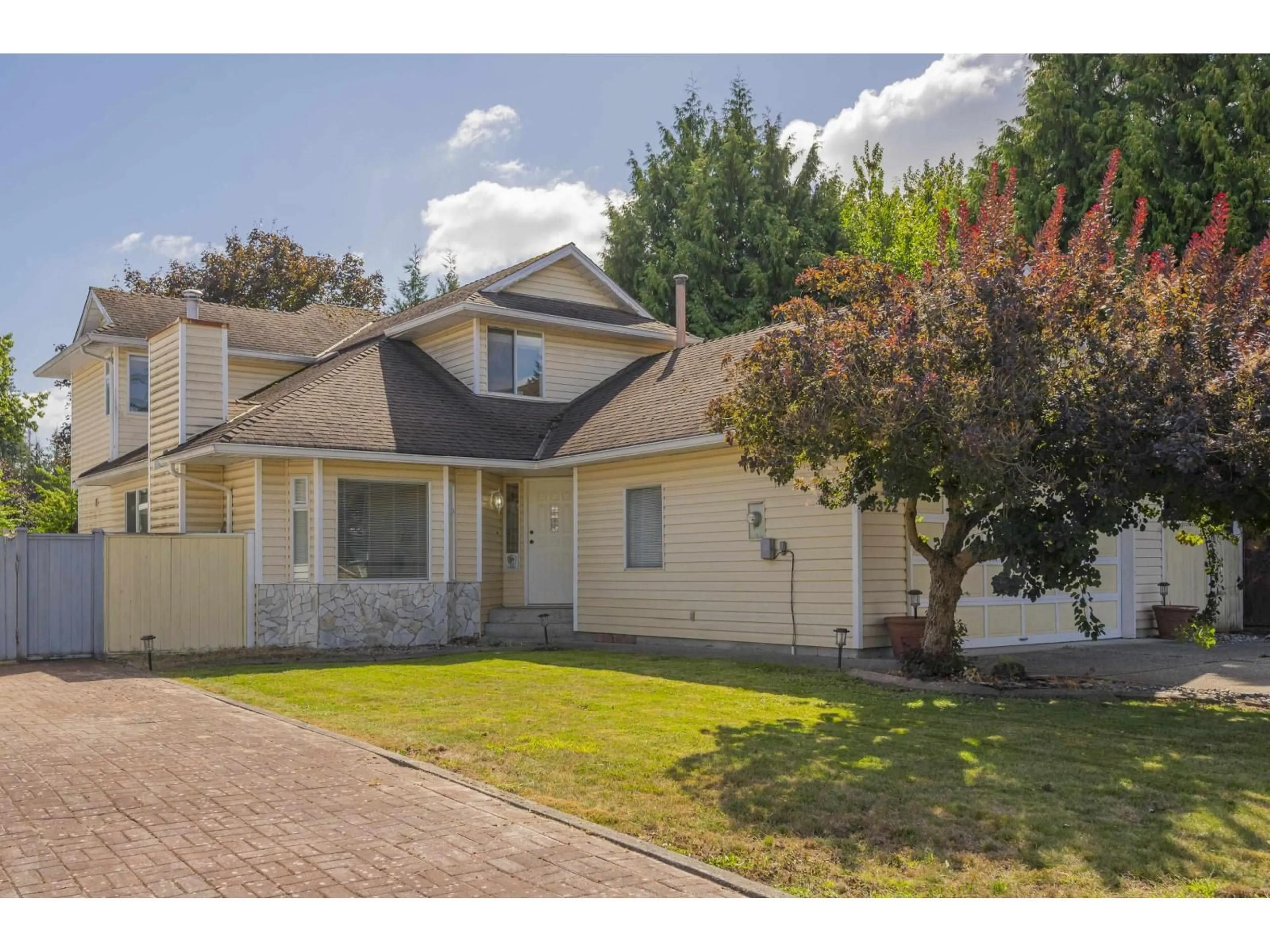 Home with vinyl exterior material, street for 9322 157, Surrey British Columbia V4N3B3