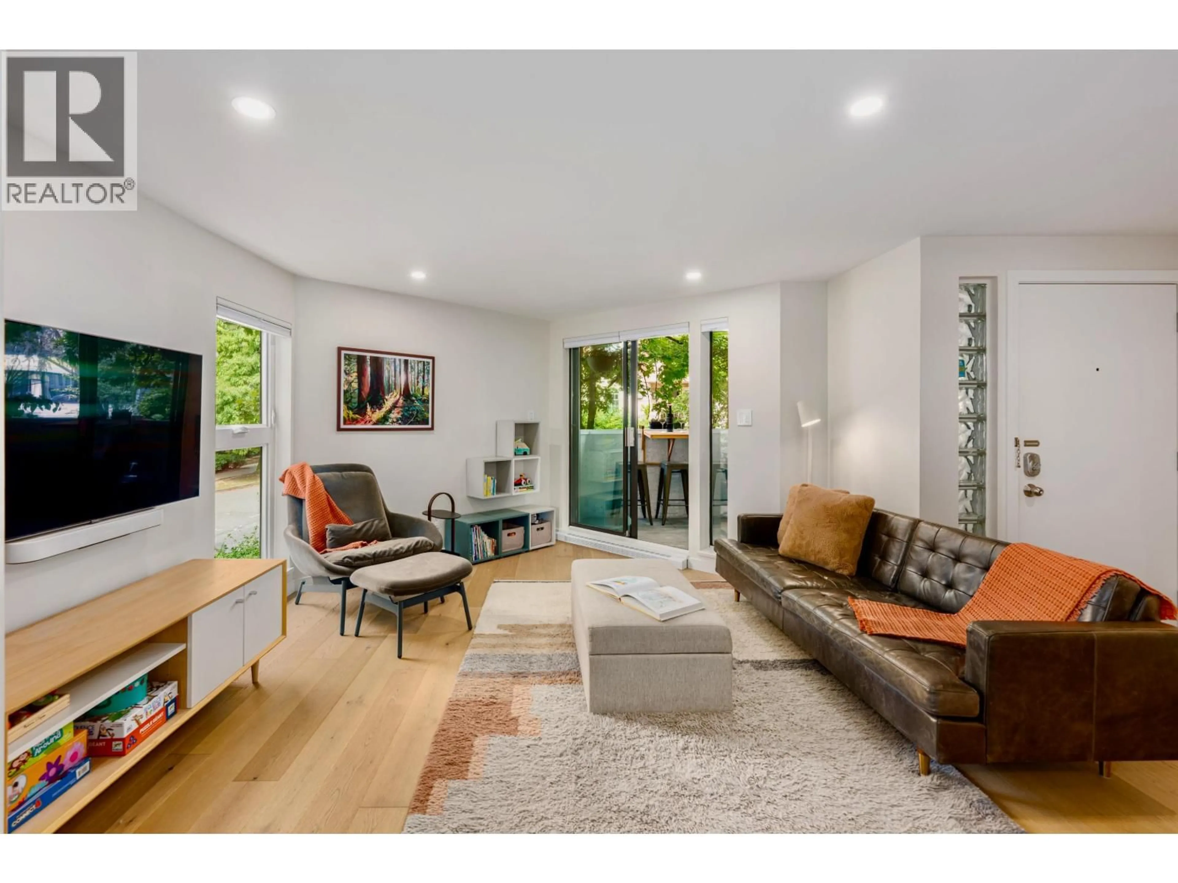 Living room with furniture, unknown for 101 - 936 BUTE STREET, Vancouver British Columbia V6E1Y8