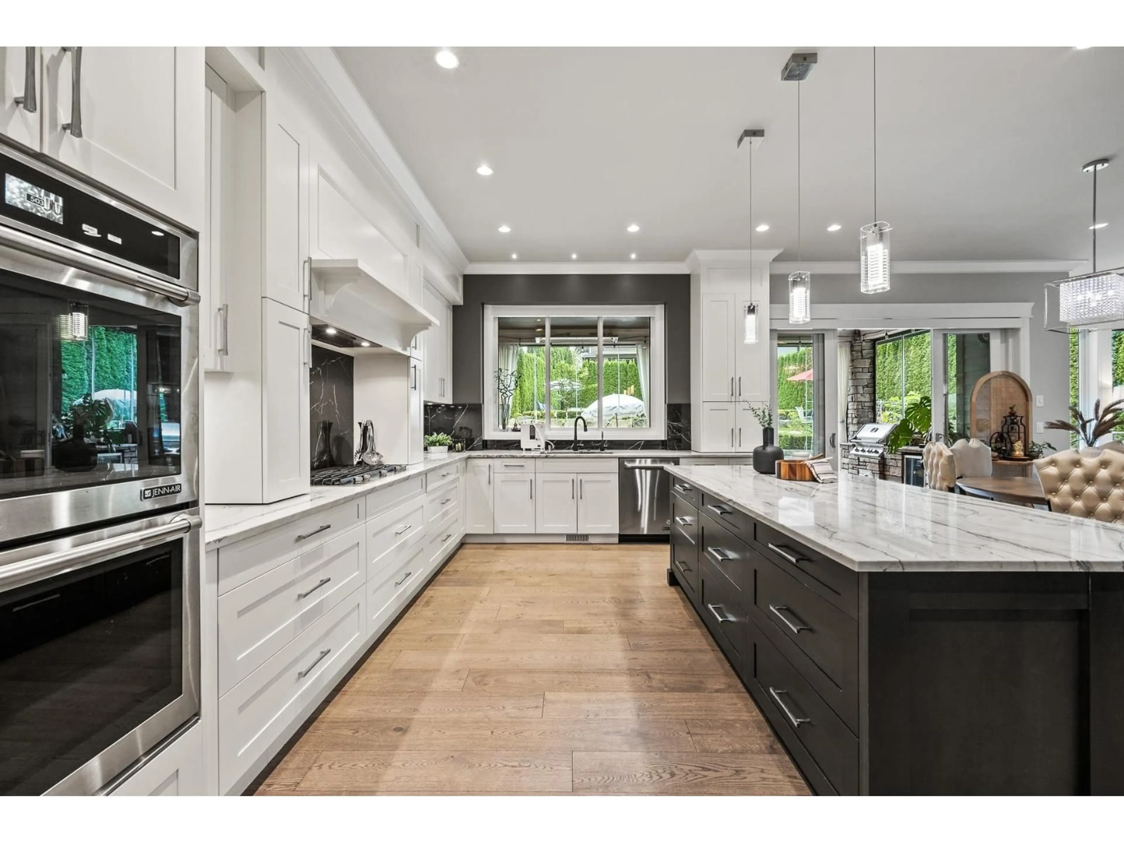 Contemporary kitchen, unknown for 16428 28, Surrey British Columbia V3Z0A9