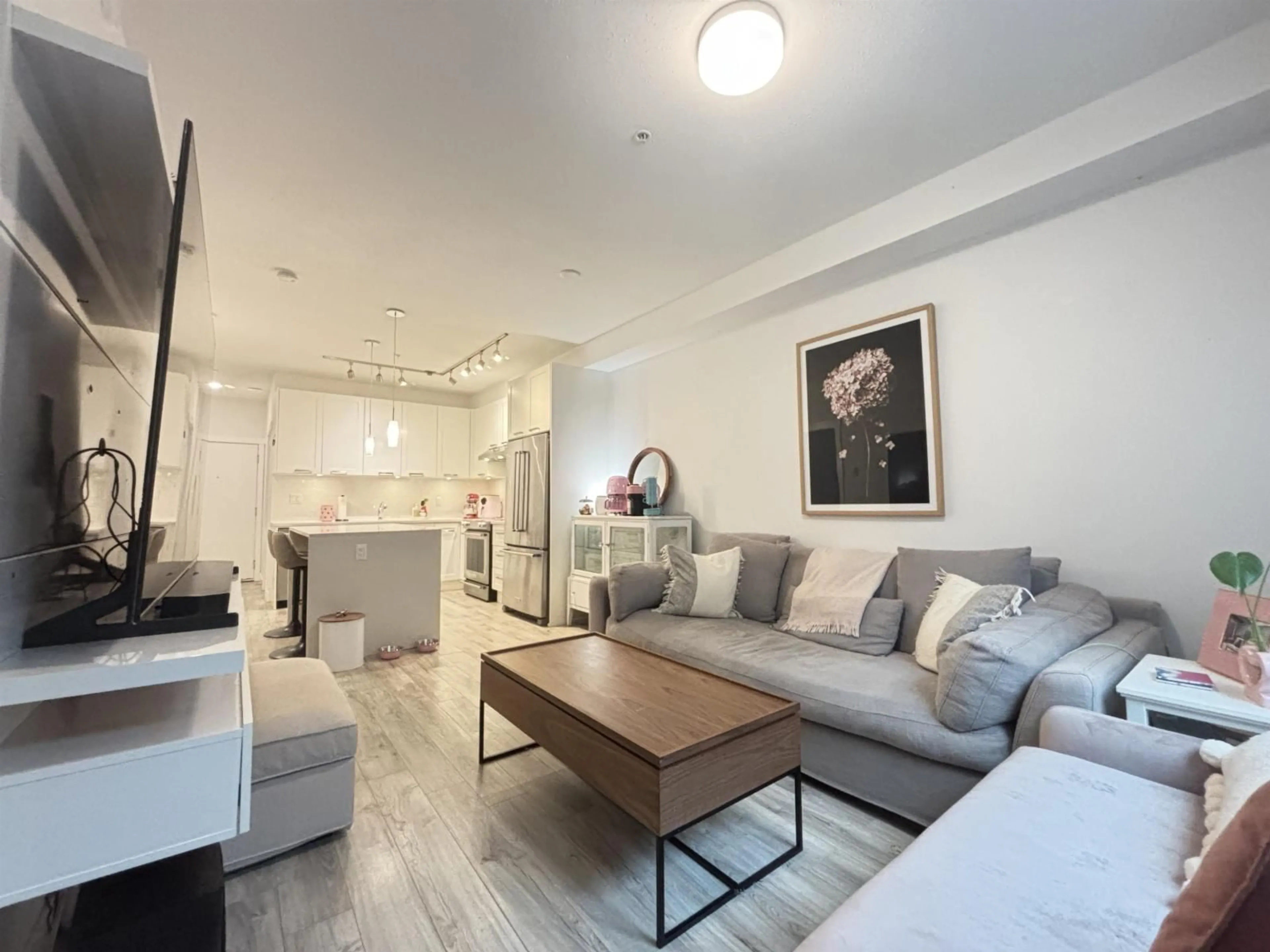 Living room with furniture, unknown for 109 - 5638 201A, Langley British Columbia V3A0L8