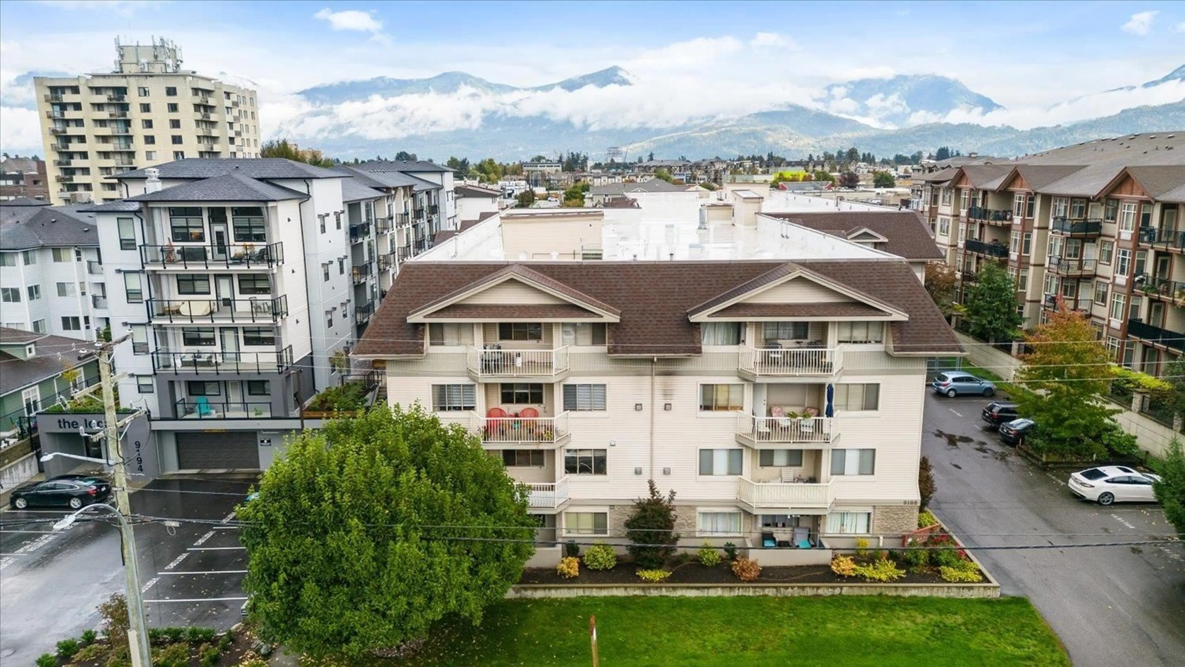 A pic from outside/outdoor area/front of a property/back of a property/a pic from drone, mountain view for 313 - 9186 EDWARD STREET, Chilliwack British Columbia V2P7X6