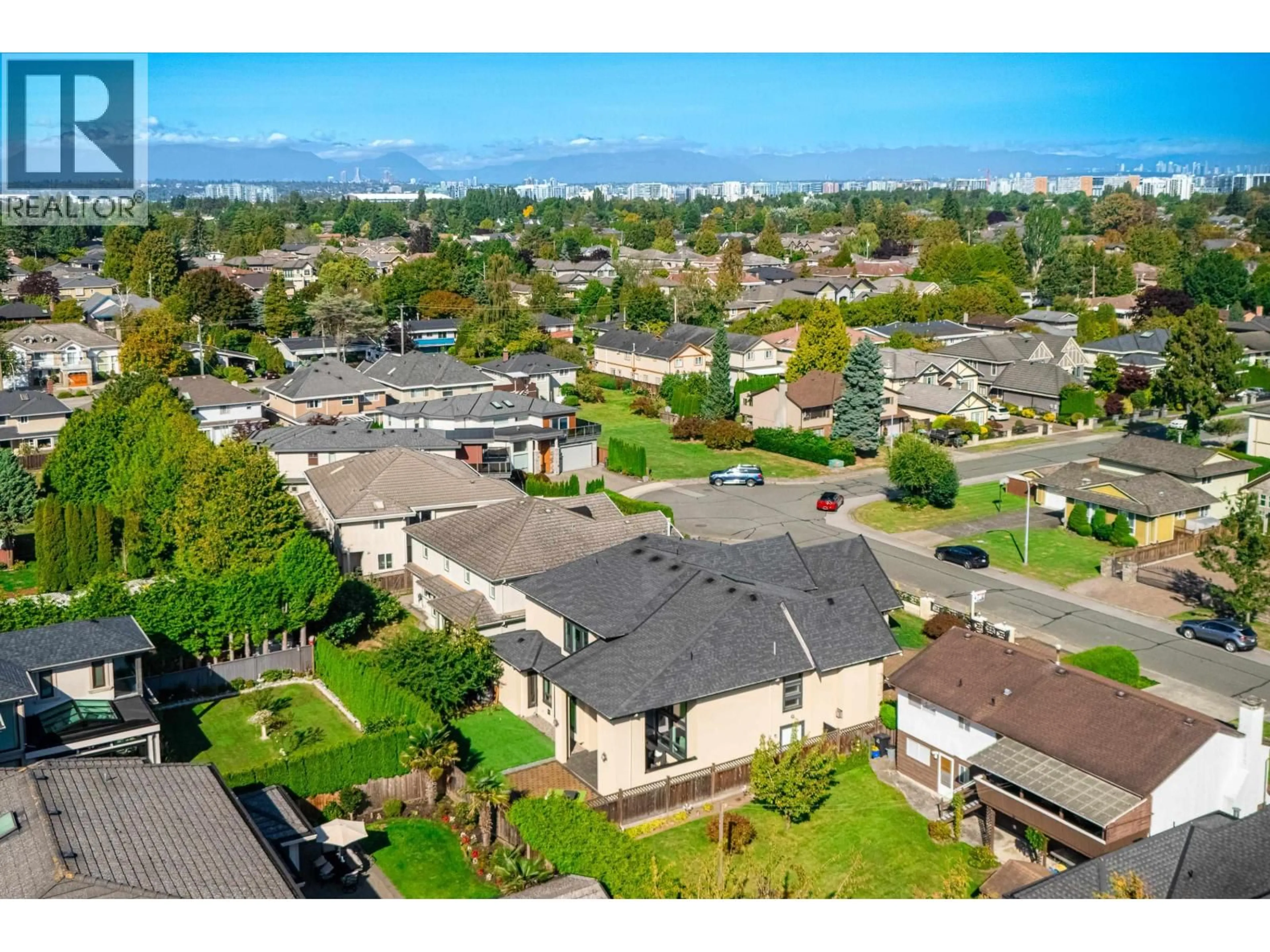 A pic from outside/outdoor area/front of a property/back of a property/a pic from drone, mountain view for 8111 CATHAY ROAD, Richmond British Columbia V7C3C5