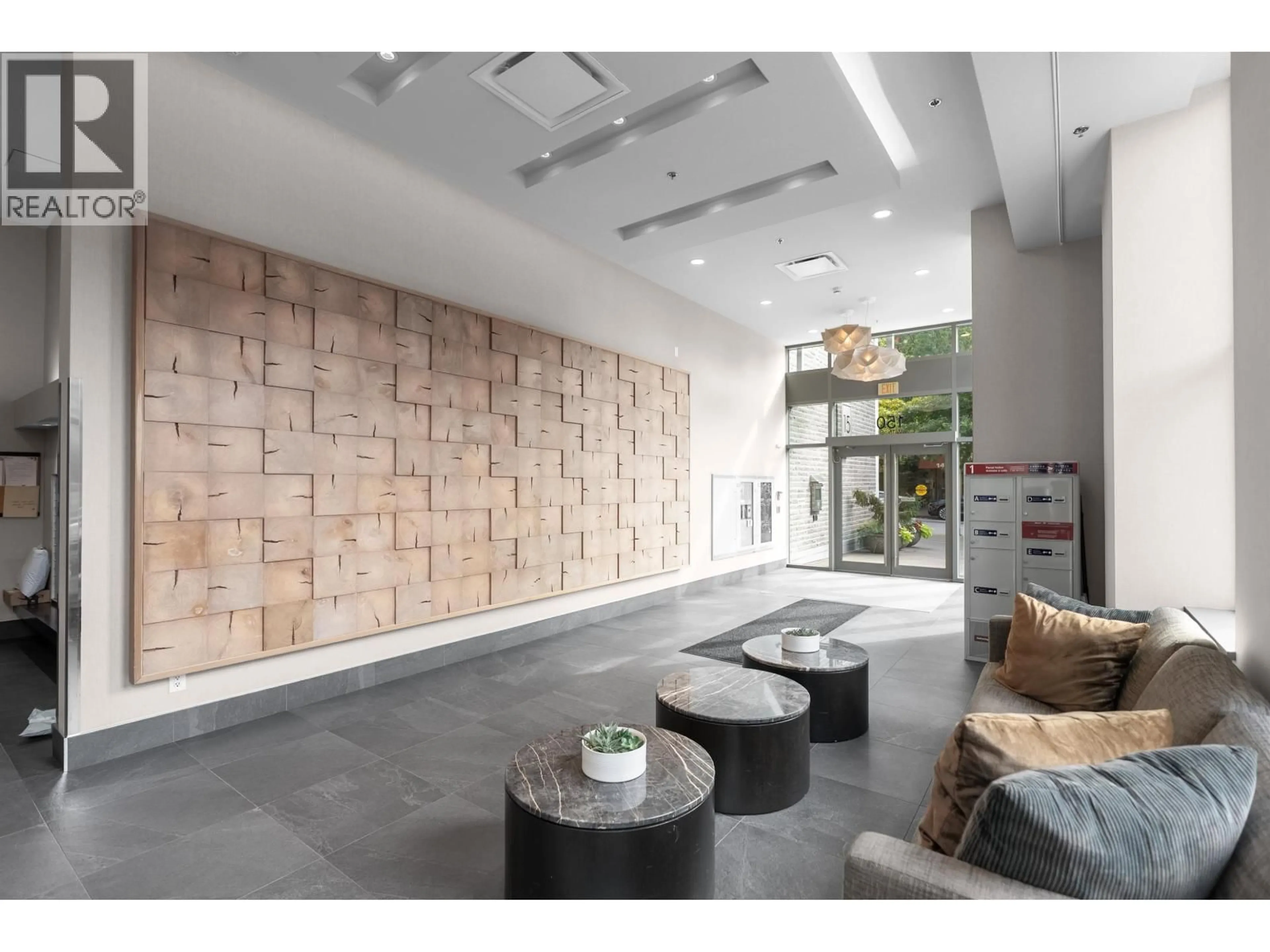 Lobby for 1401 - 150 15TH STREET, North Vancouver British Columbia V7M0C4