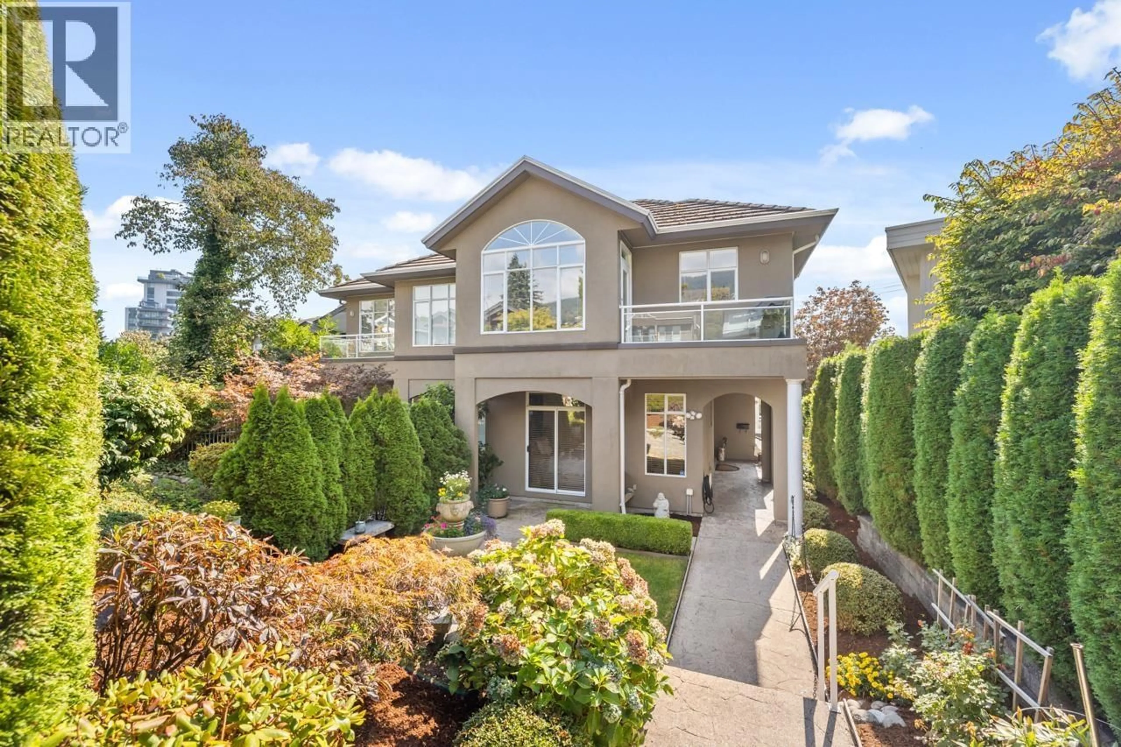 Home with vinyl exterior material, street for 2362 MARINE DRIVE, West Vancouver British Columbia V7V1K8