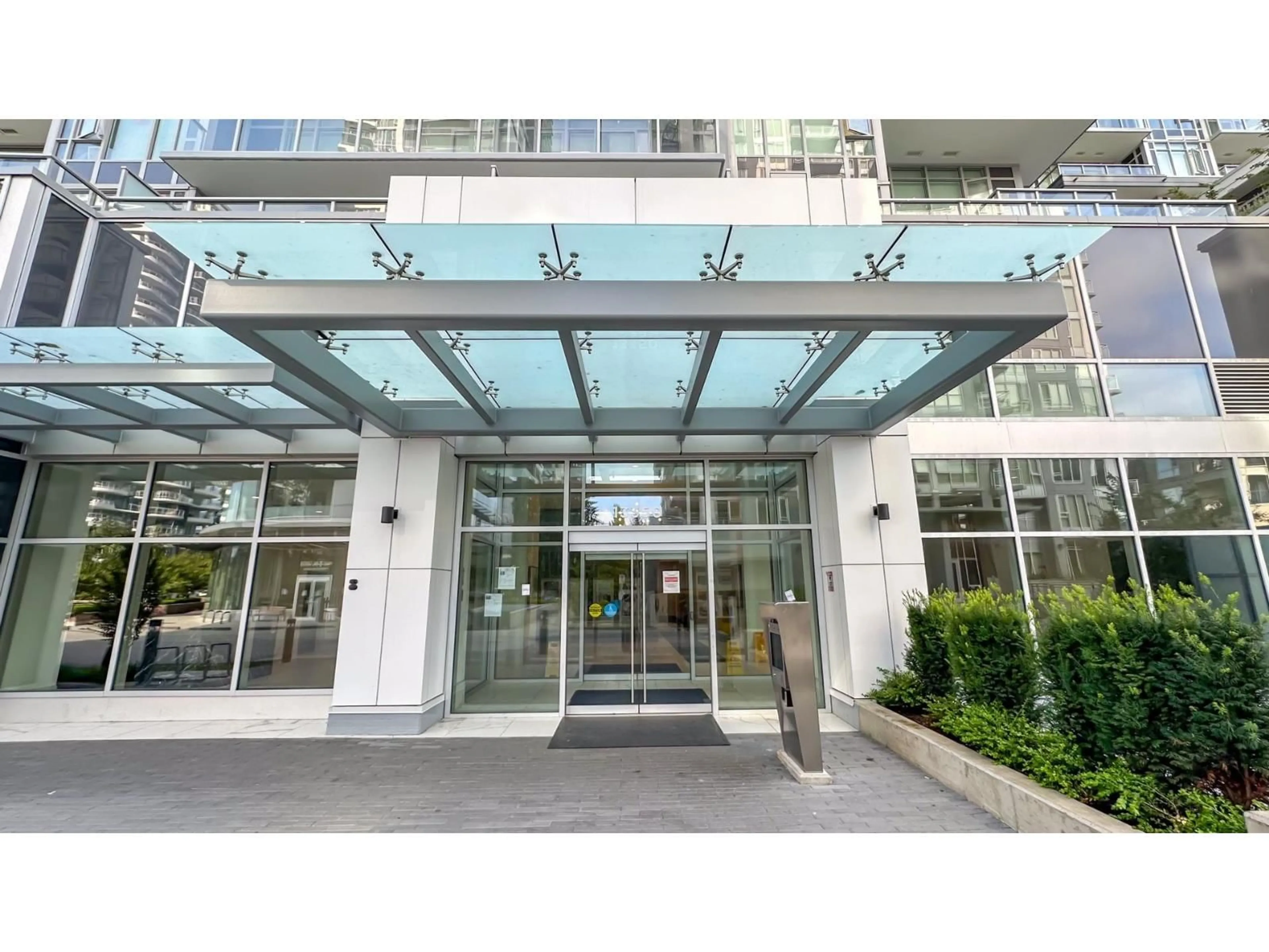 Indoor foyer for 2211 - 13350 CENTRAL, Surrey British Columbia V3T0S1