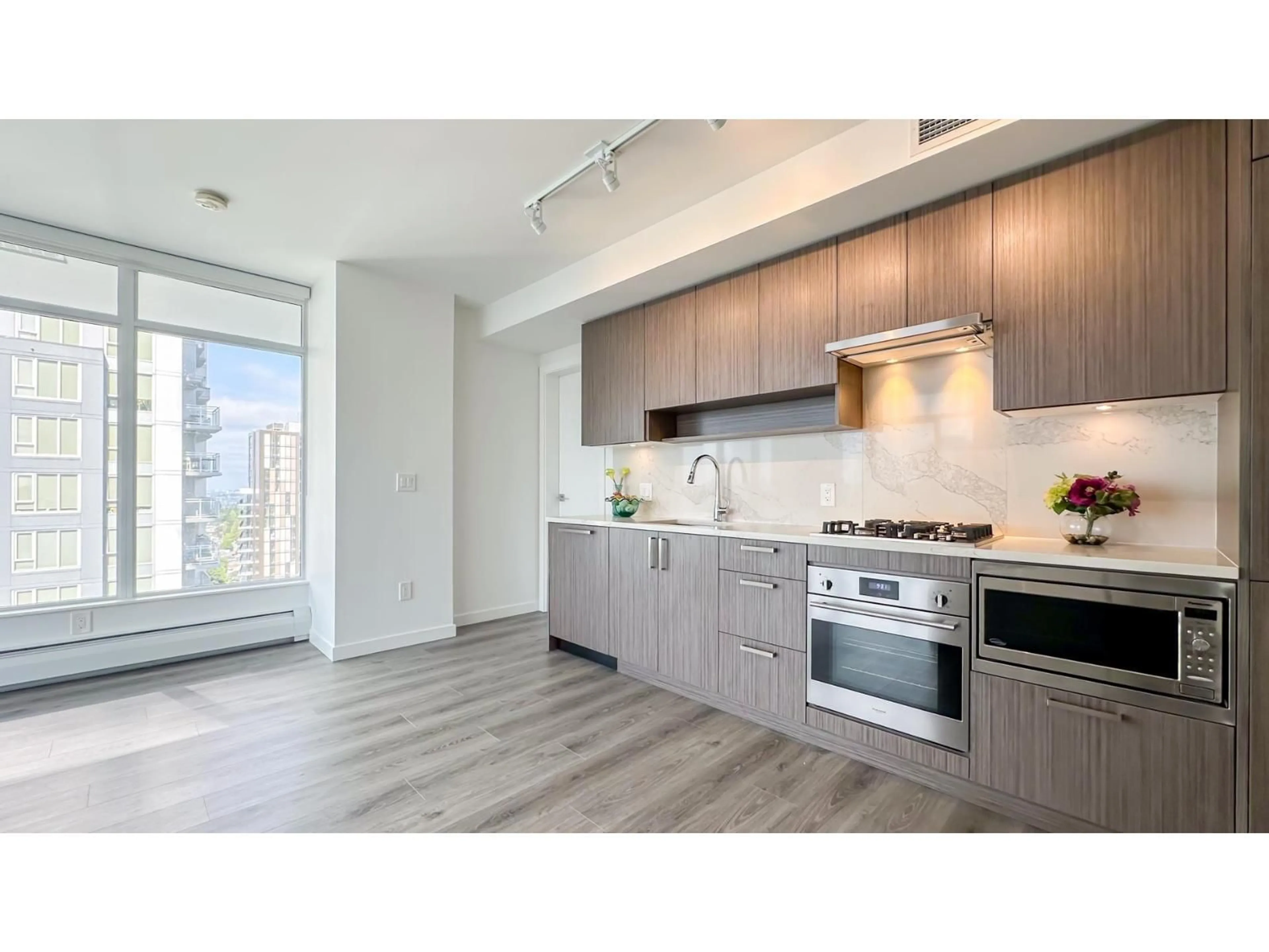 Open concept kitchen, unknown for 2211 - 13350 CENTRAL, Surrey British Columbia V3T0S1