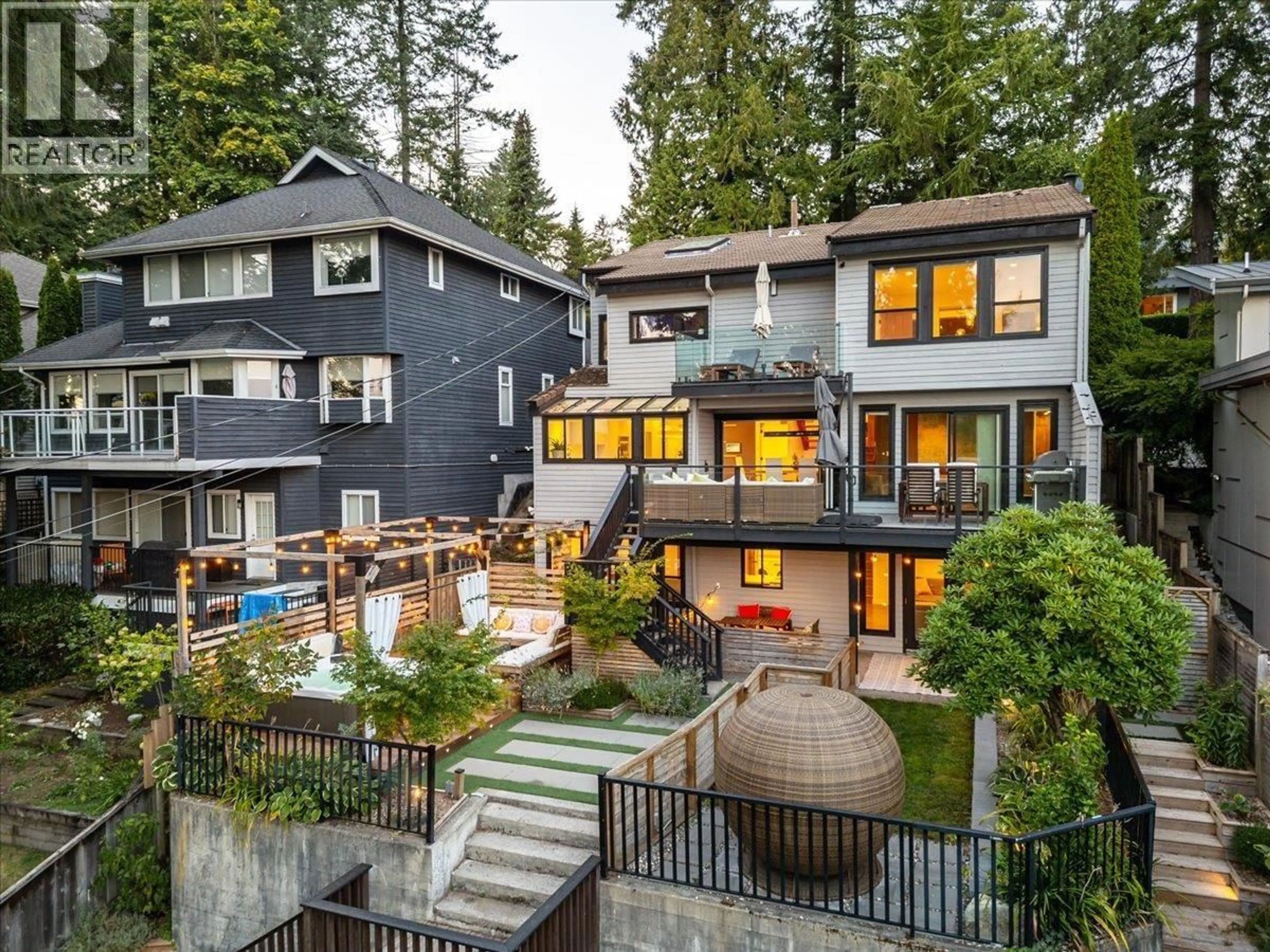 Unknown for 1039 KEITH ROAD, North Vancouver British Columbia V7P3C7