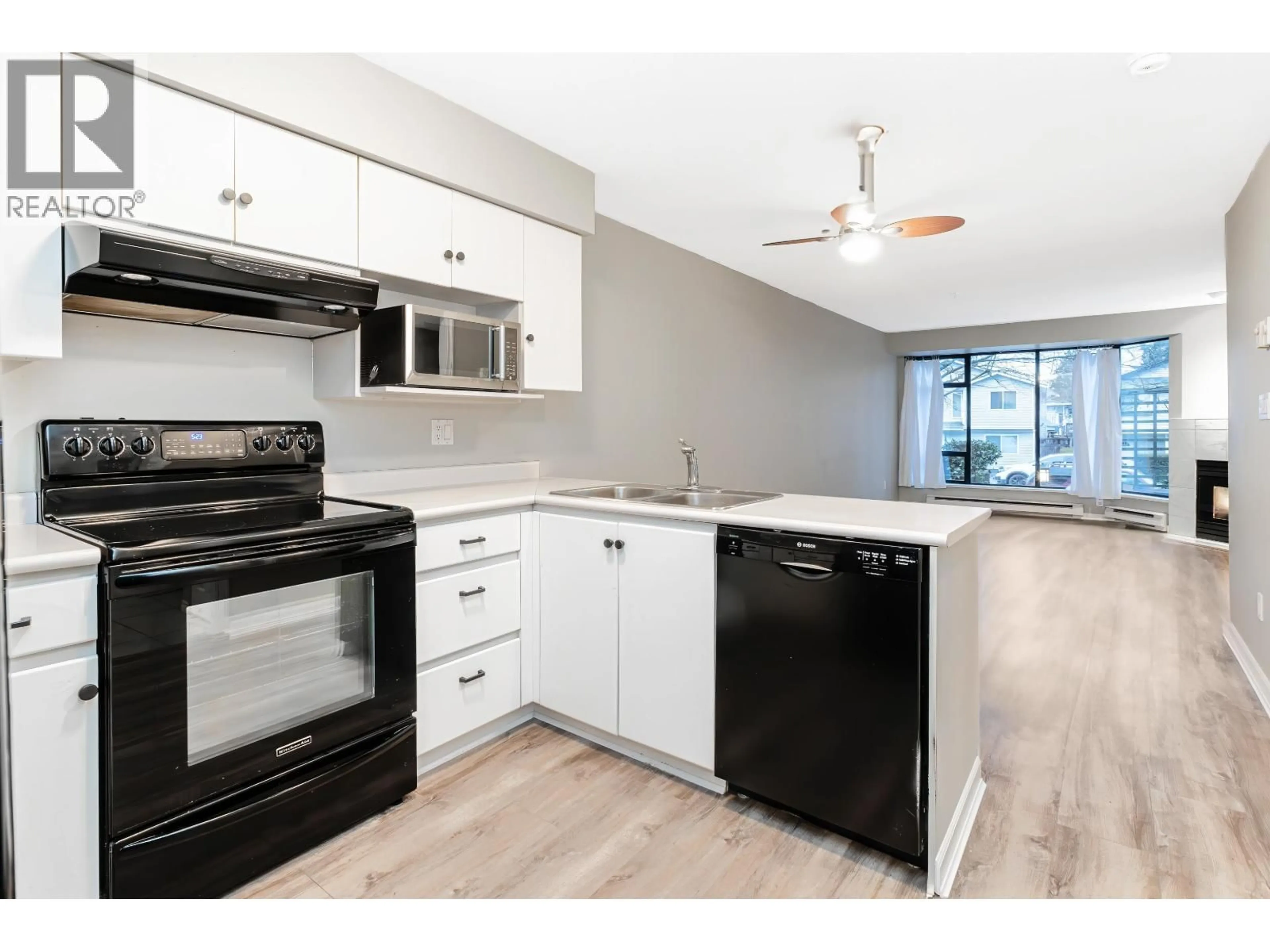 Standard kitchen, wood/laminate floor for 112 - 1966 COQUITLAM AVENUE, Port Coquitlam British Columbia V3B7P8