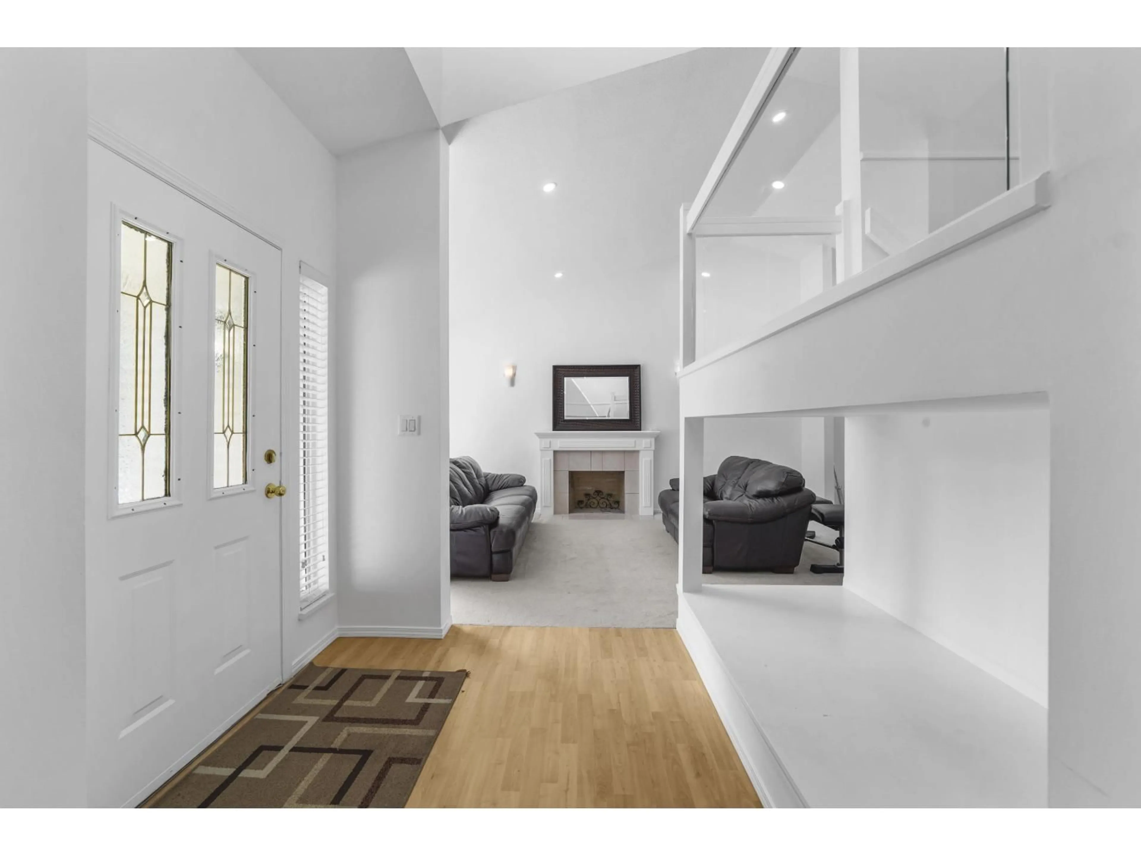 Indoor entryway for 8623 141, Surrey British Columbia V3W3A9