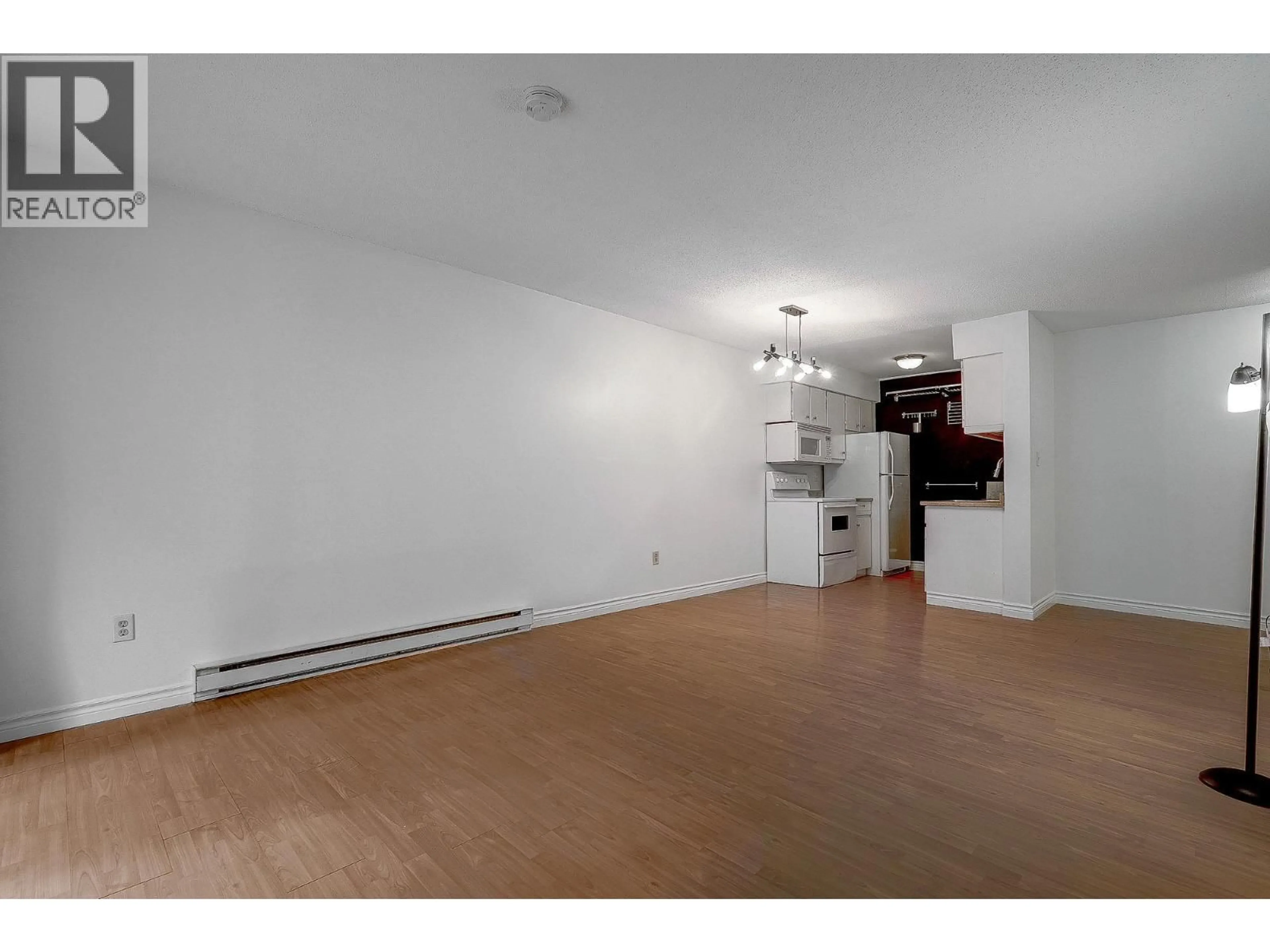 A pic of a room for 104 - 9857 MANCHESTER DRIVE, Burnaby British Columbia V3N4P5