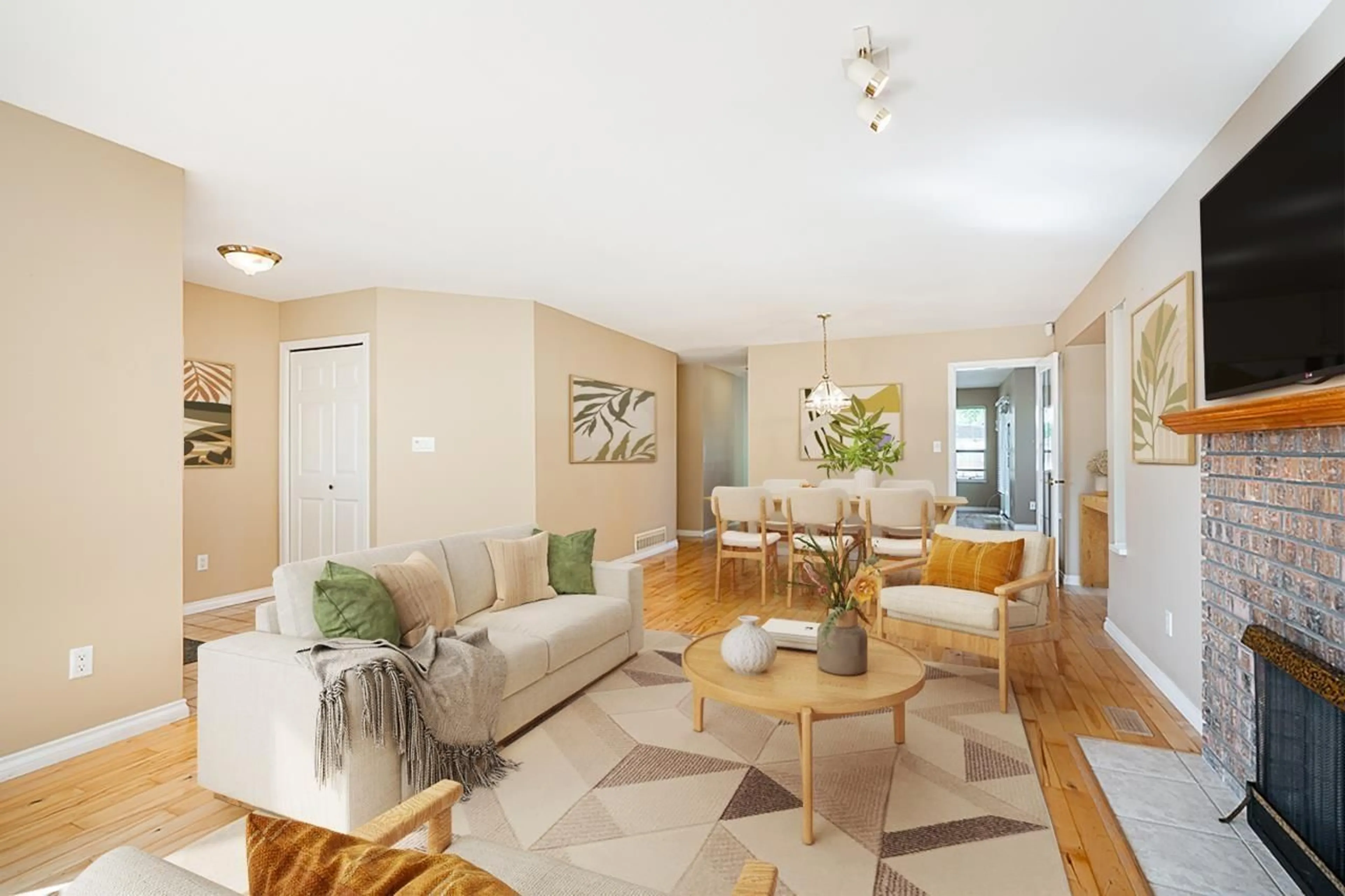 Living room with furniture, unknown for 18671 60A, Surrey British Columbia V3S7P4