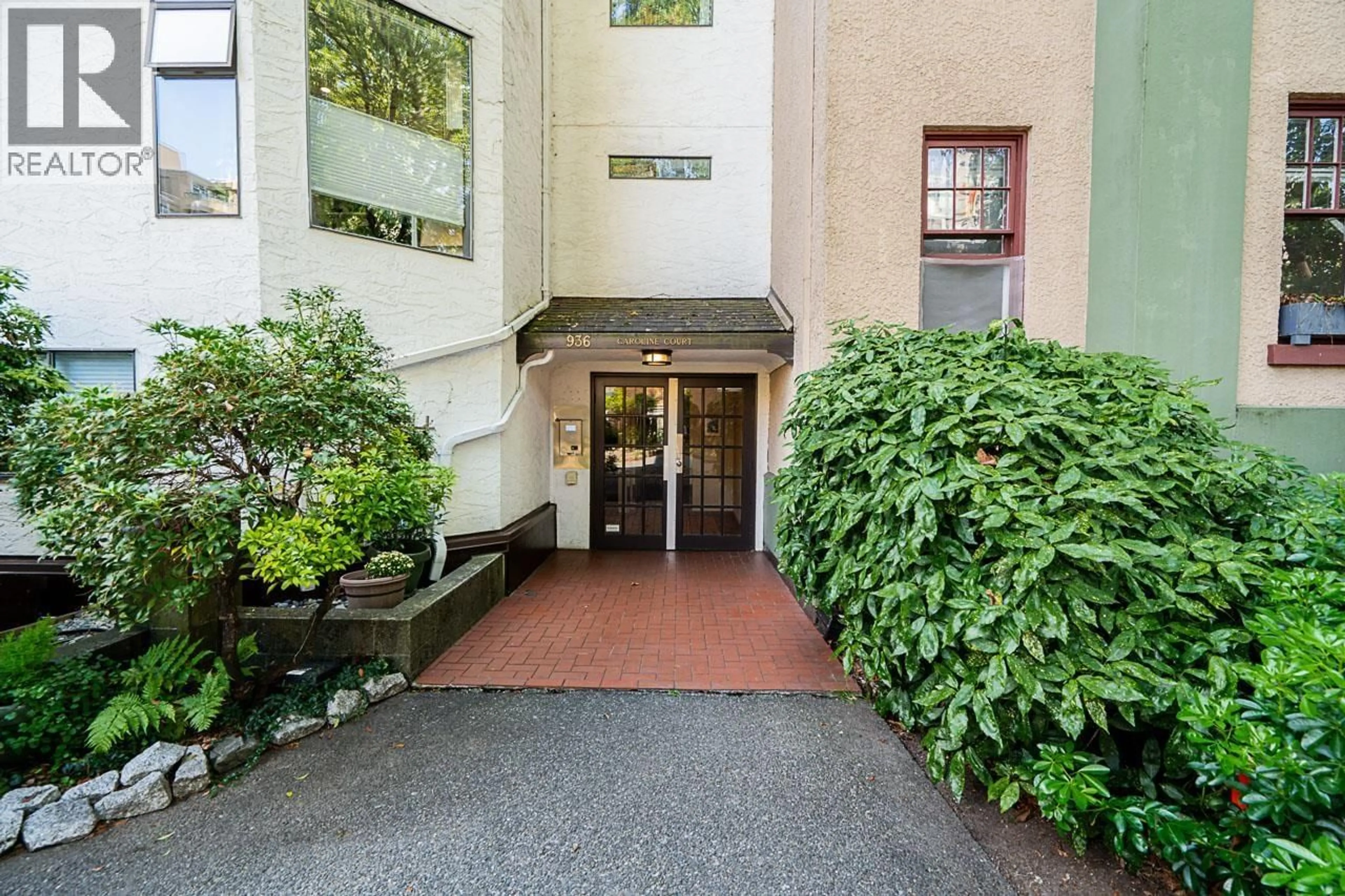 Indoor foyer for PH3 - 936 BUTE STREET, Vancouver British Columbia V6E1Y8