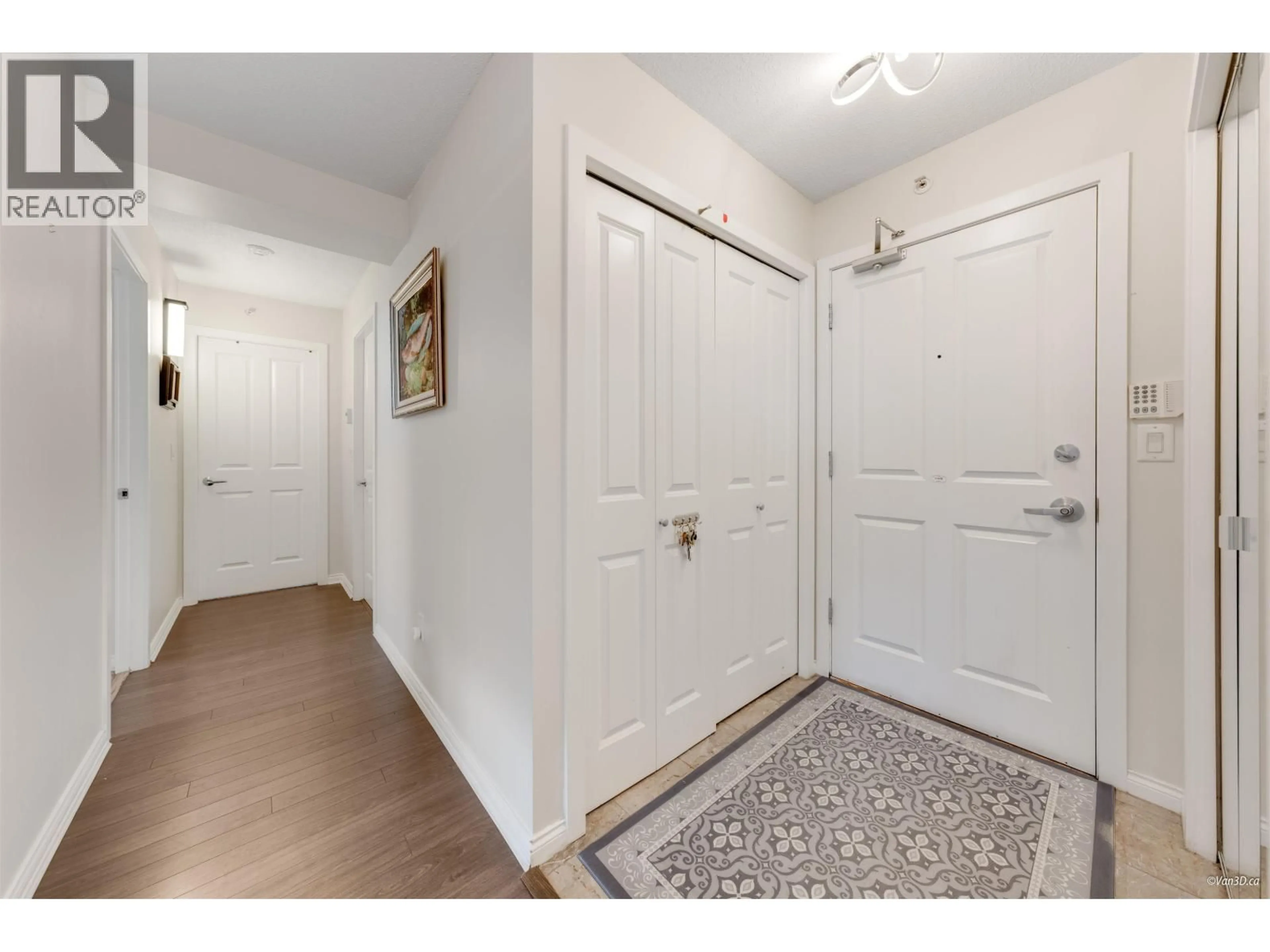 Indoor entryway for 1503 - 4788 HAZEL STREET, Burnaby British Columbia V5H4V9
