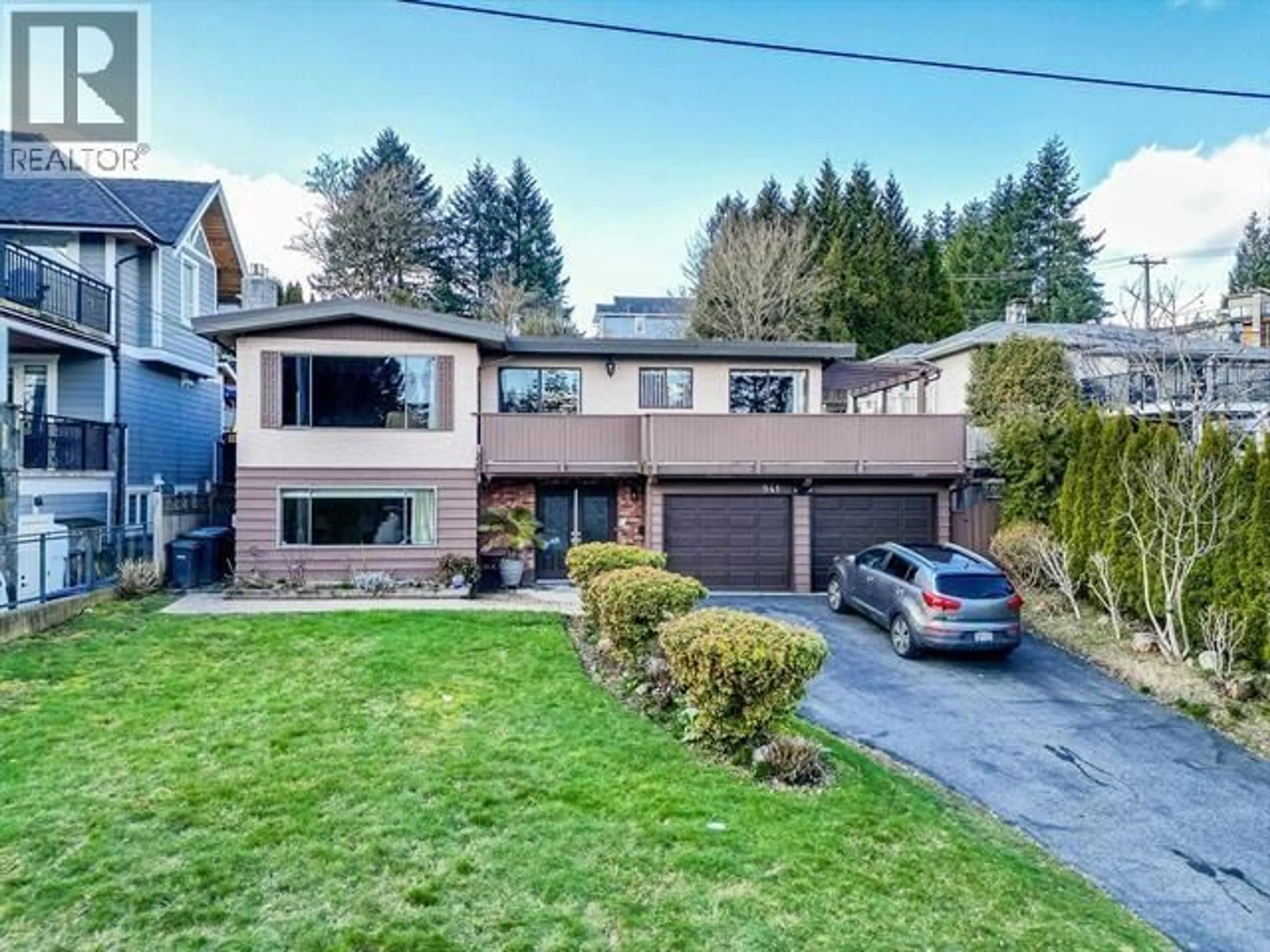A pic from outside/outdoor area/front of a property/back of a property/a pic from drone, street for 941 TUXEDO DRIVE, Port Moody British Columbia V3H1L2