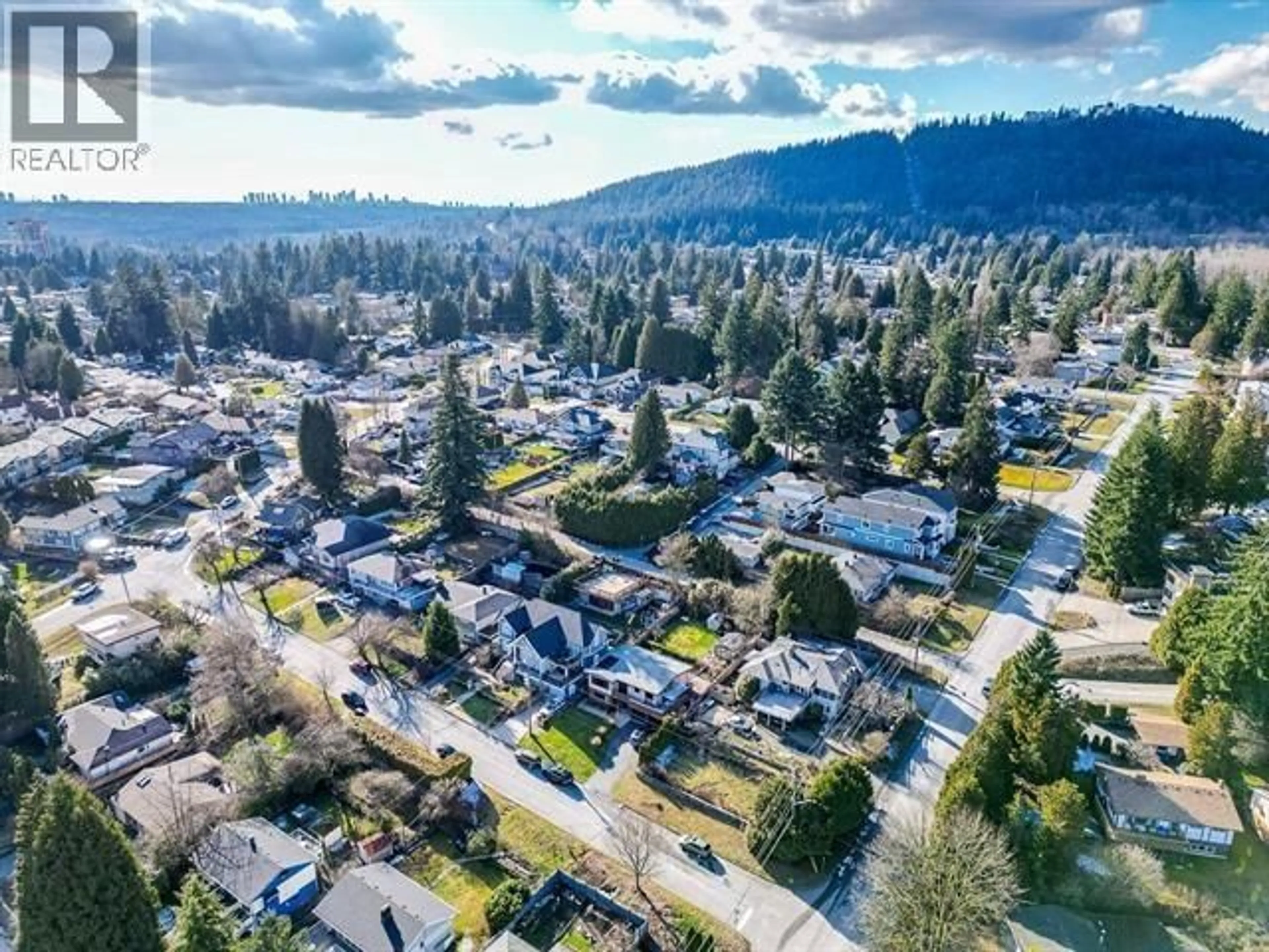 A pic from outside/outdoor area/front of a property/back of a property/a pic from drone, street for 941 TUXEDO DRIVE, Port Moody British Columbia V3H1L2