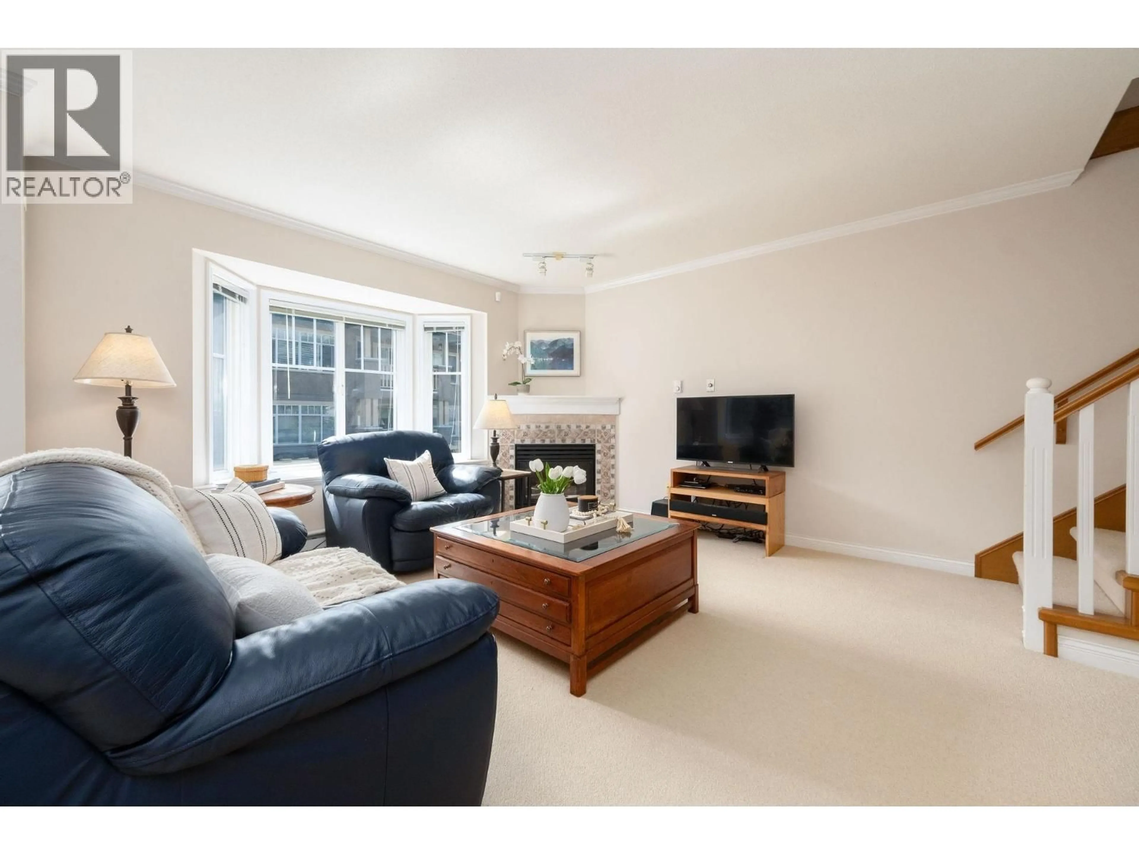 Living room with furniture, unknown for 651 ST. ANDREWS AVENUE, North Vancouver British Columbia V7L4M2