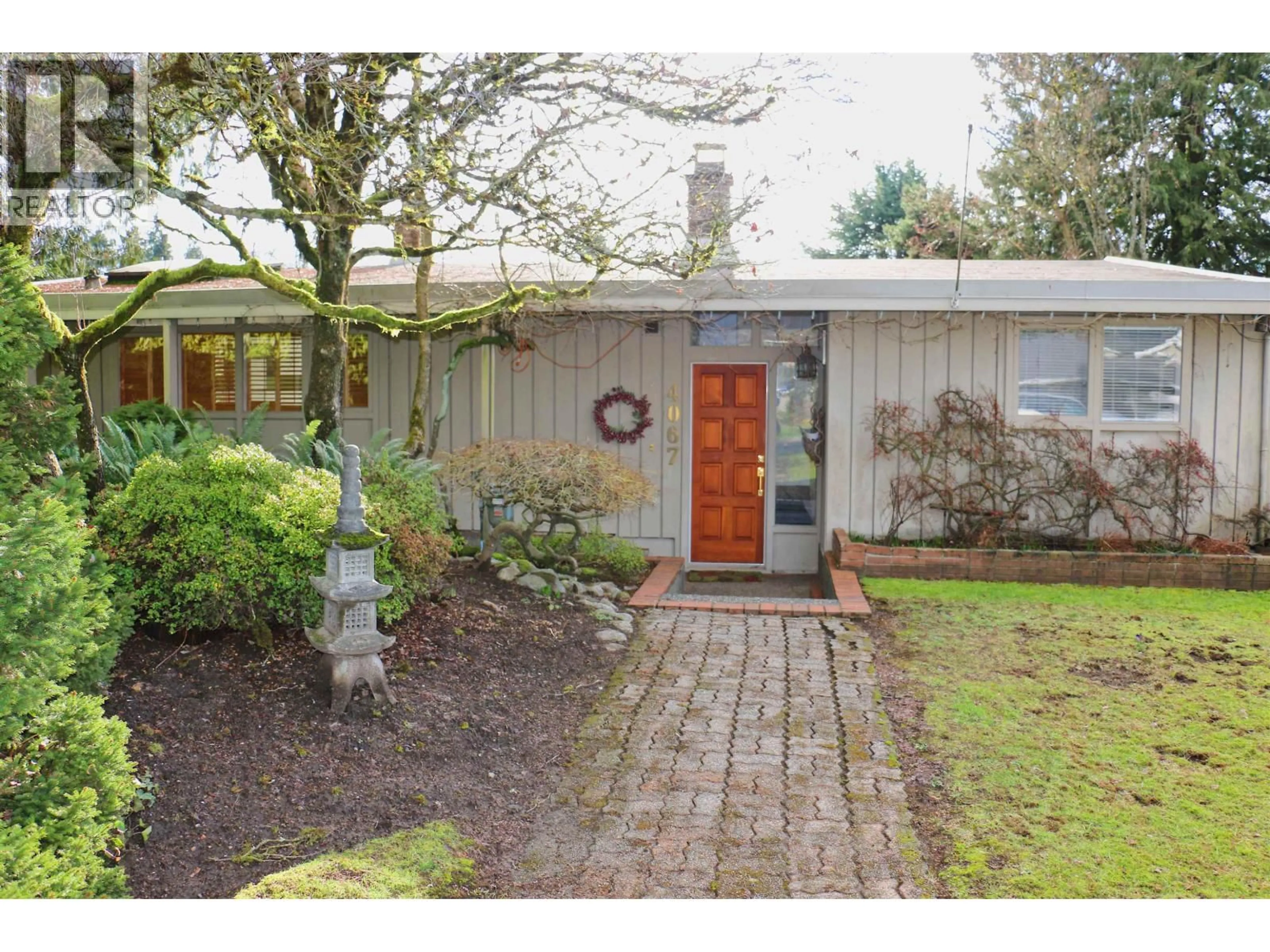Unknown for 4067 SUNNYCREST DRIVE, North Vancouver British Columbia V7R3E3