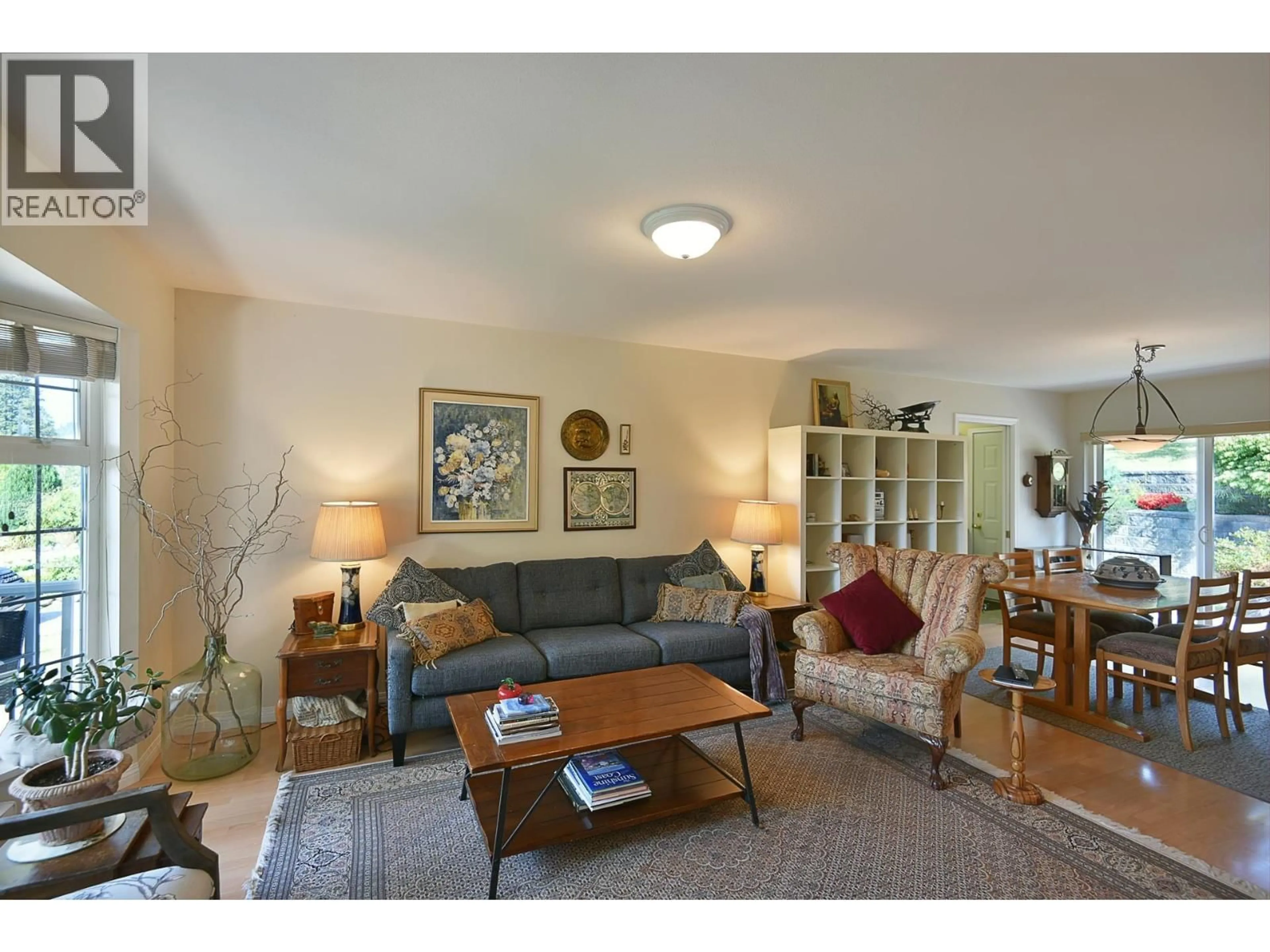 Living room with furniture, unknown for 4716 WHITAKER ROAD, Sechelt British Columbia V7Z0E6
