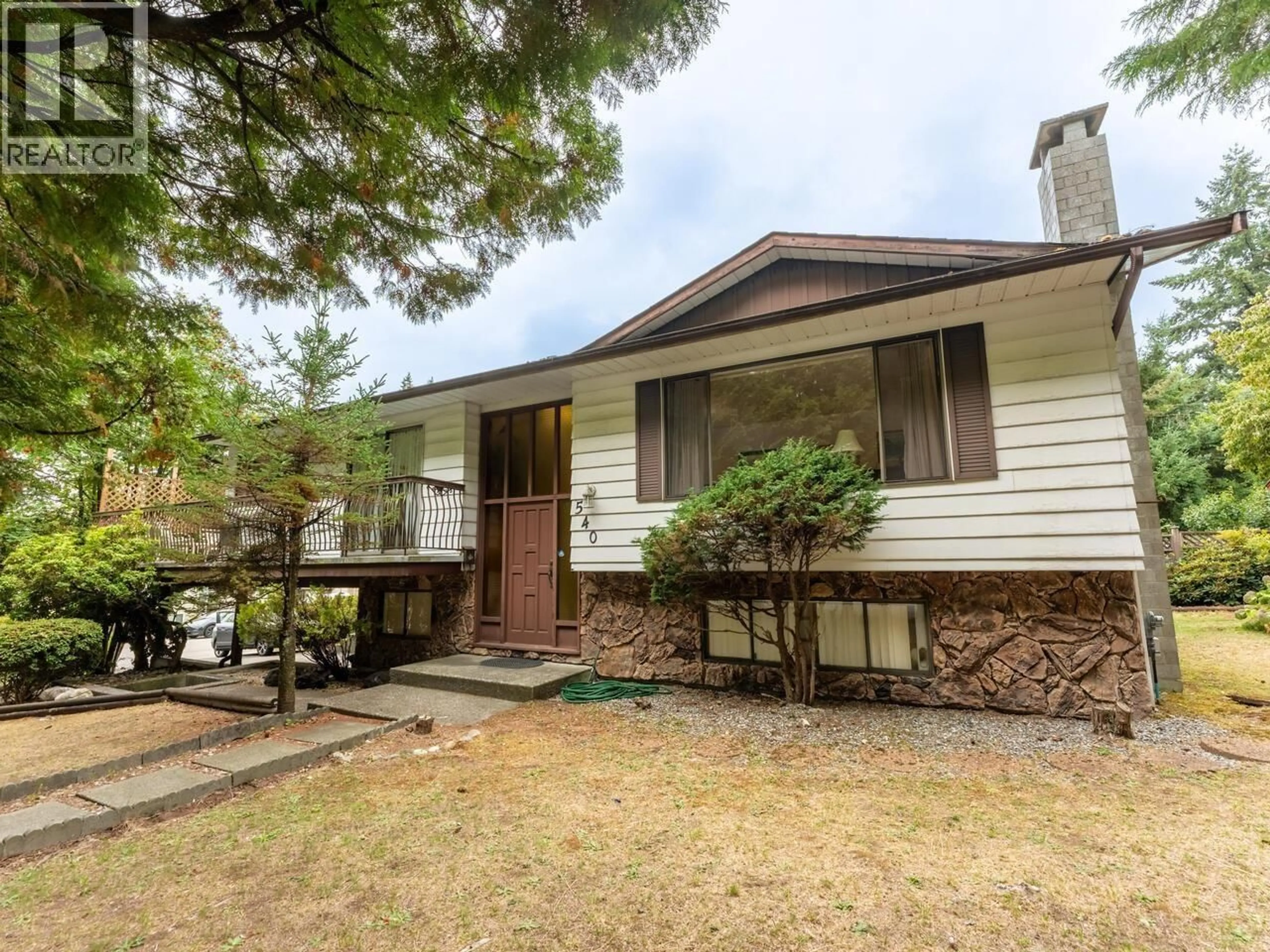 Home with vinyl exterior material, street for 540 SCHOOLHOUSE STREET, Coquitlam British Columbia V3J5P1