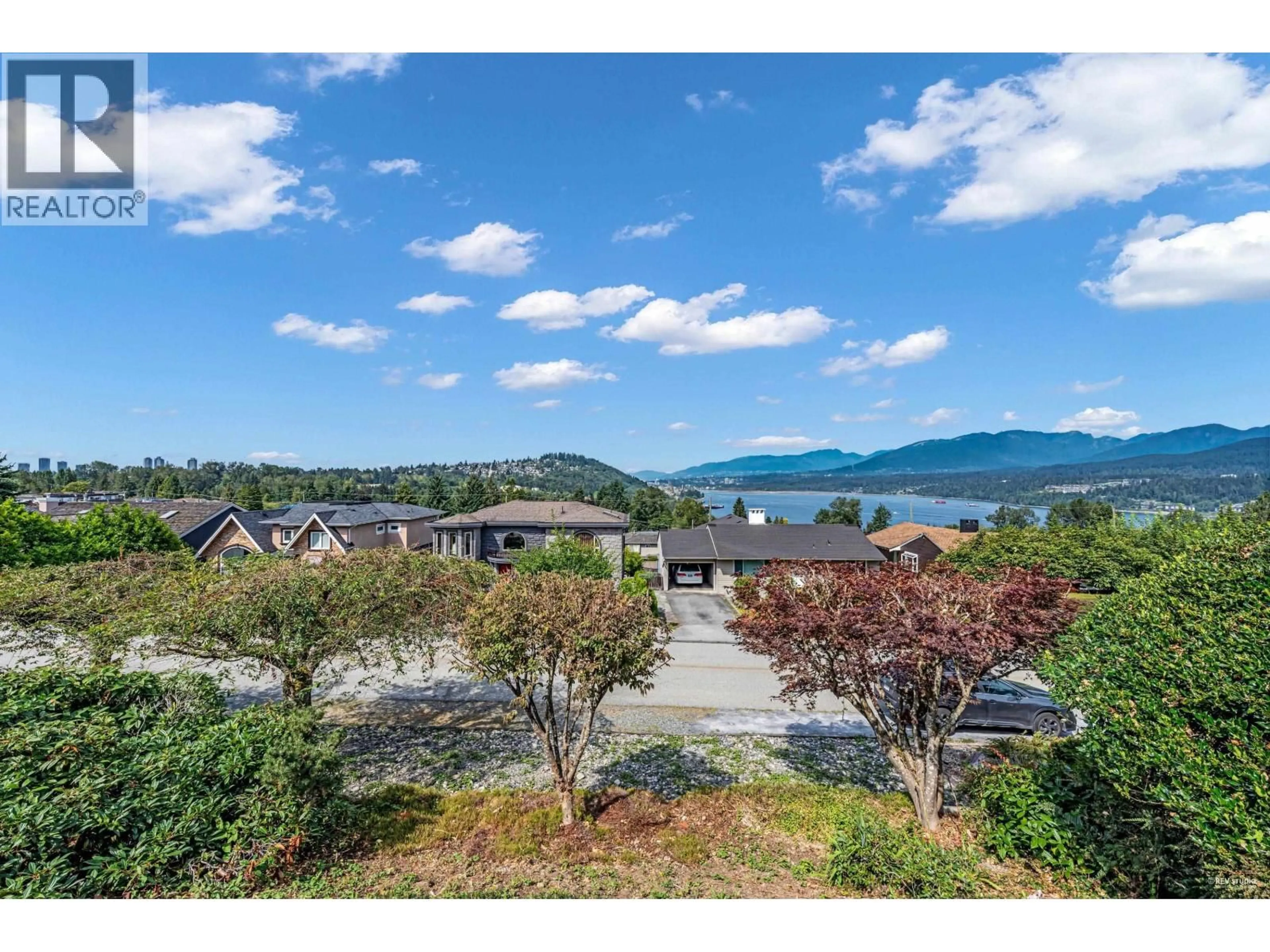 A pic from outside/outdoor area/front of a property/back of a property/a pic from drone, water/lake/river/ocean view for 7238 BRAESIDE DRIVE, Burnaby British Columbia V5A1E8
