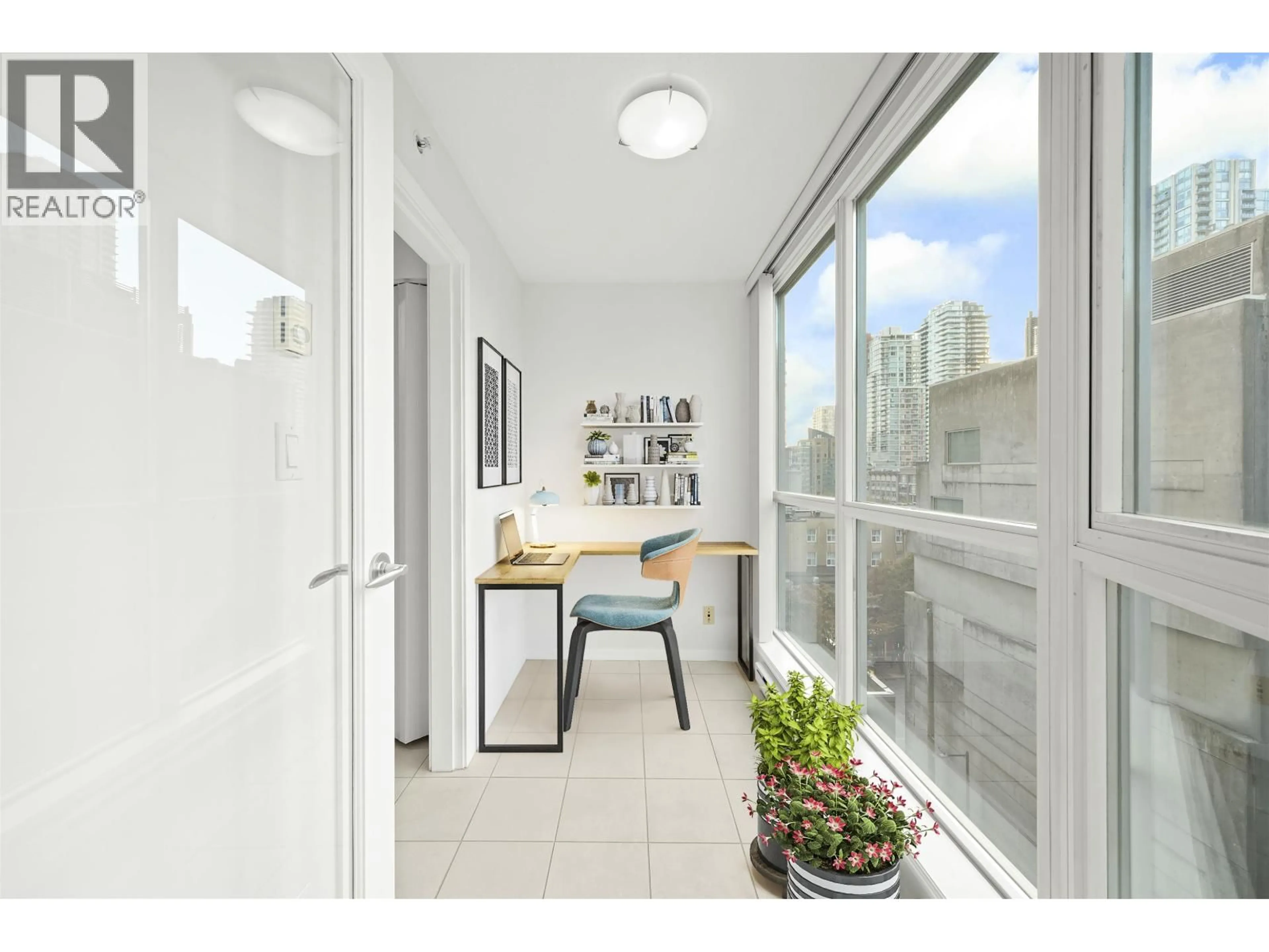 Unknown for 702 - 1199 SEYMOUR STREET, Vancouver British Columbia V6B1K3
