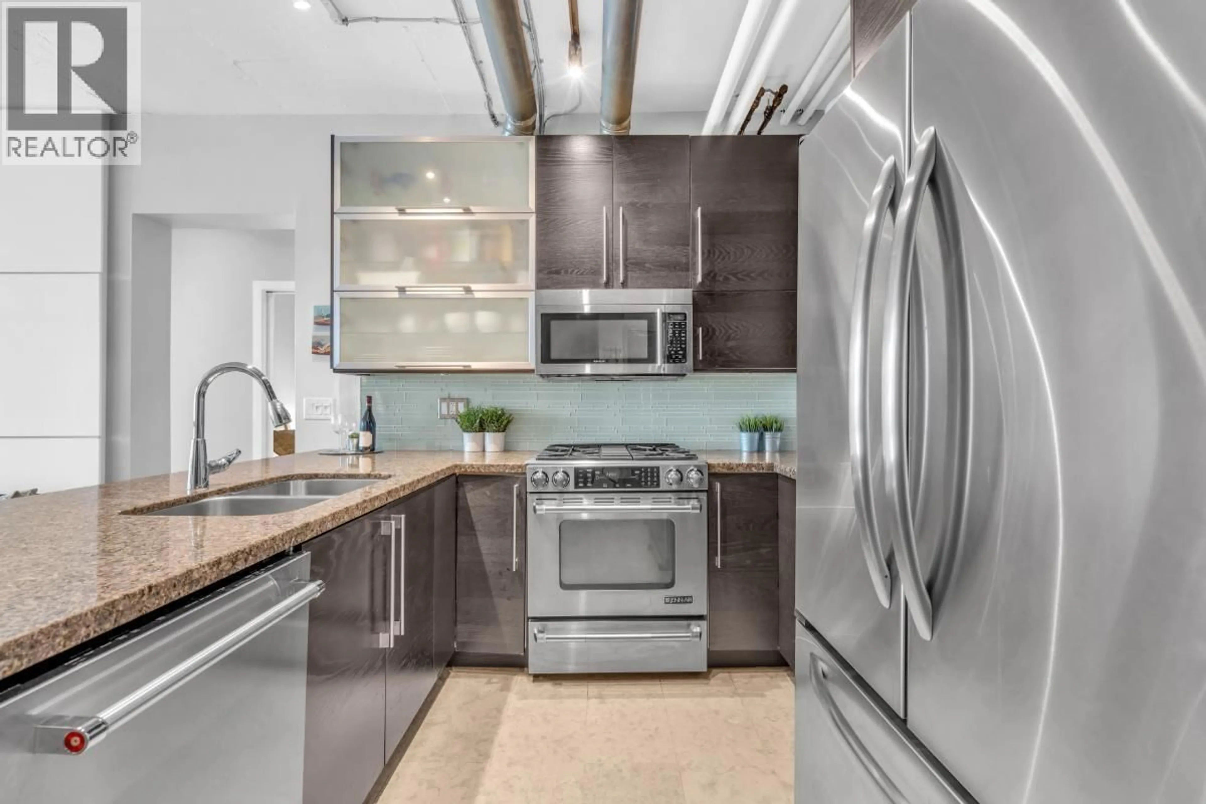 Contemporary kitchen, unknown for 211&212 - 1529 6TH AVENUE, Vancouver British Columbia V6J1R1