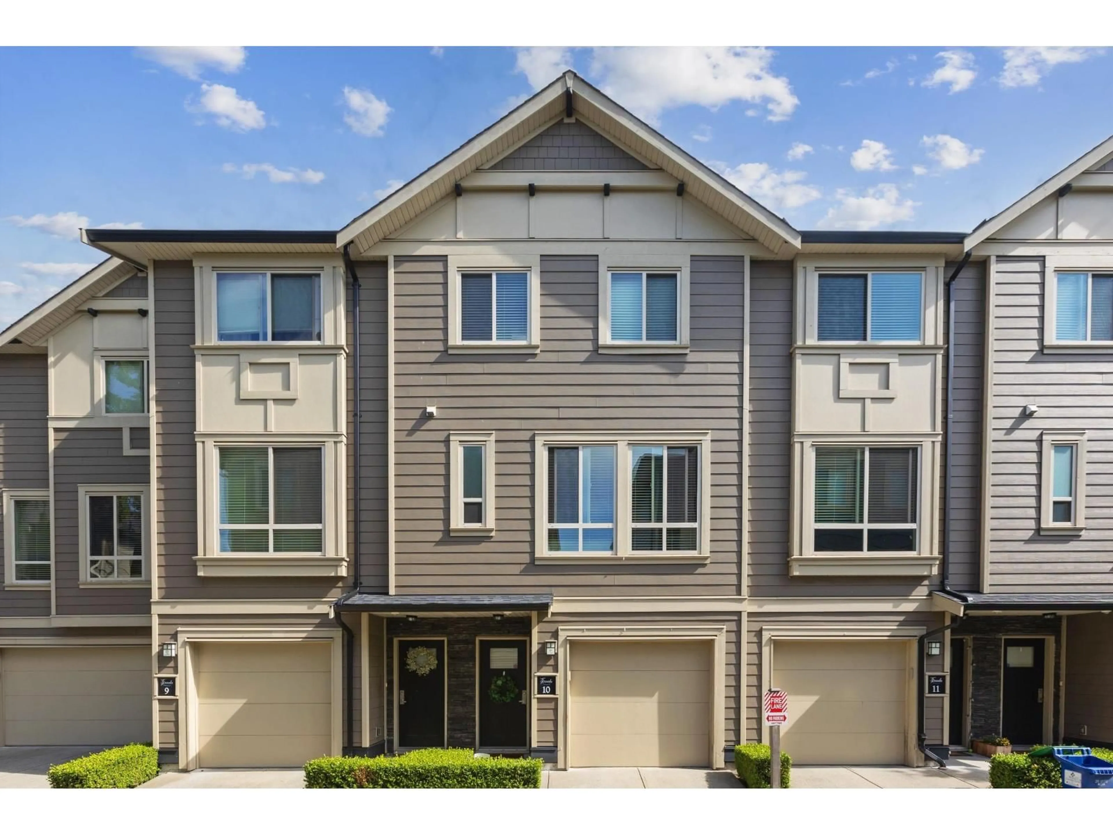 Home with vinyl exterior material, street for 10 - 19913 70, Langley British Columbia V2Y0S9