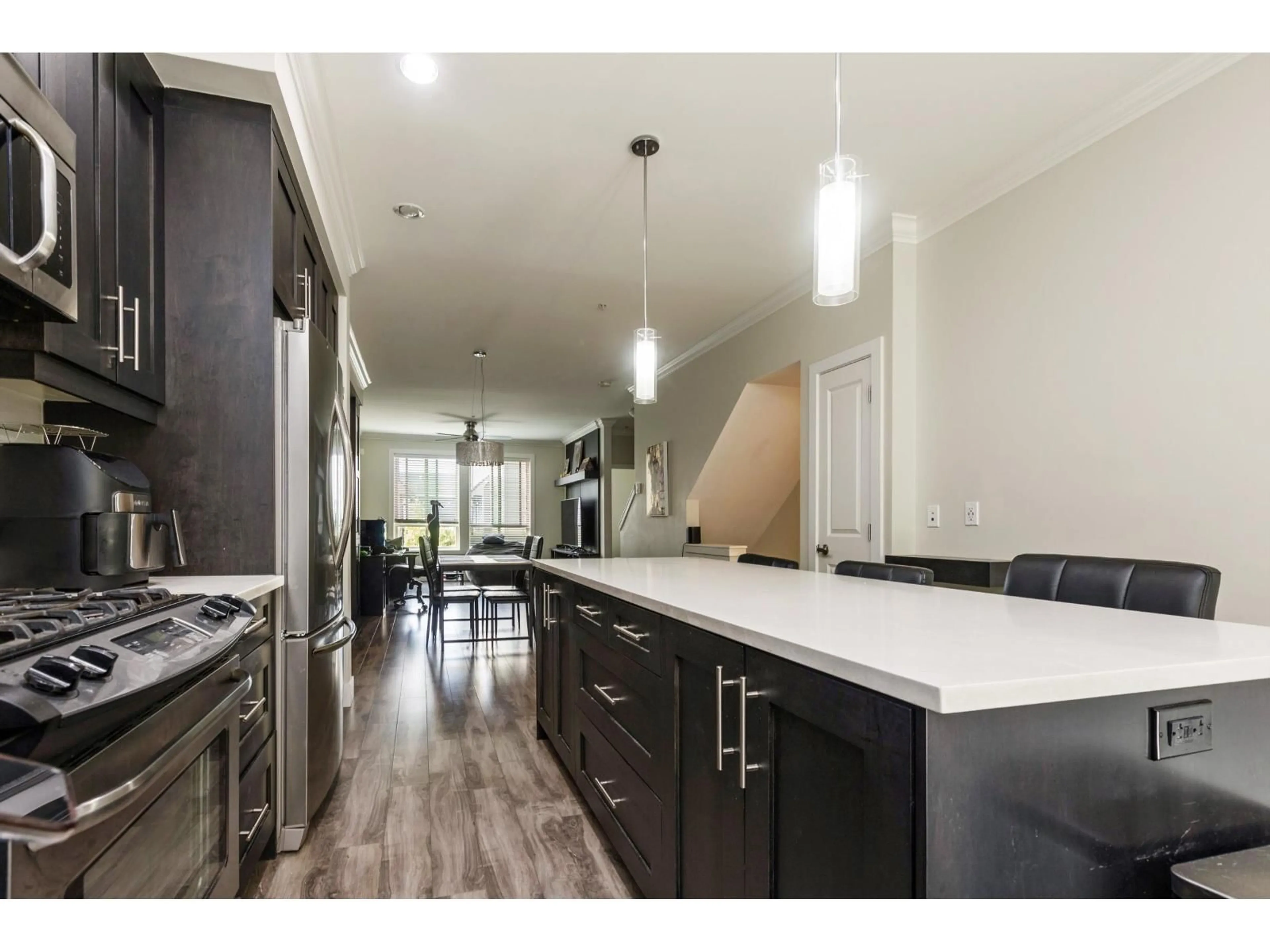 Open concept kitchen, unknown for 10 - 19913 70, Langley British Columbia V2Y0S9