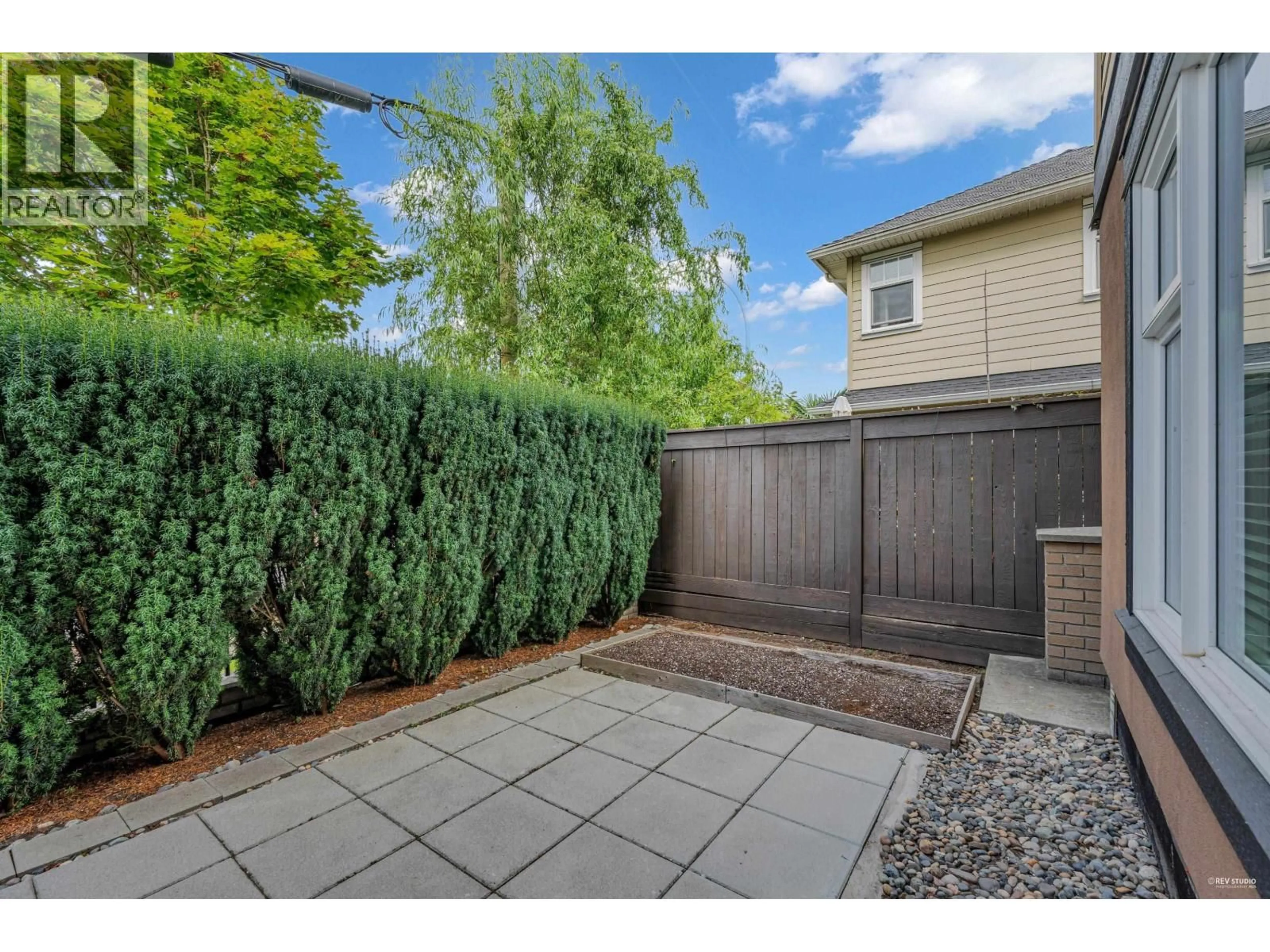 Patio, street for 1 - 4766 55B STREET, Delta British Columbia V4K3B7