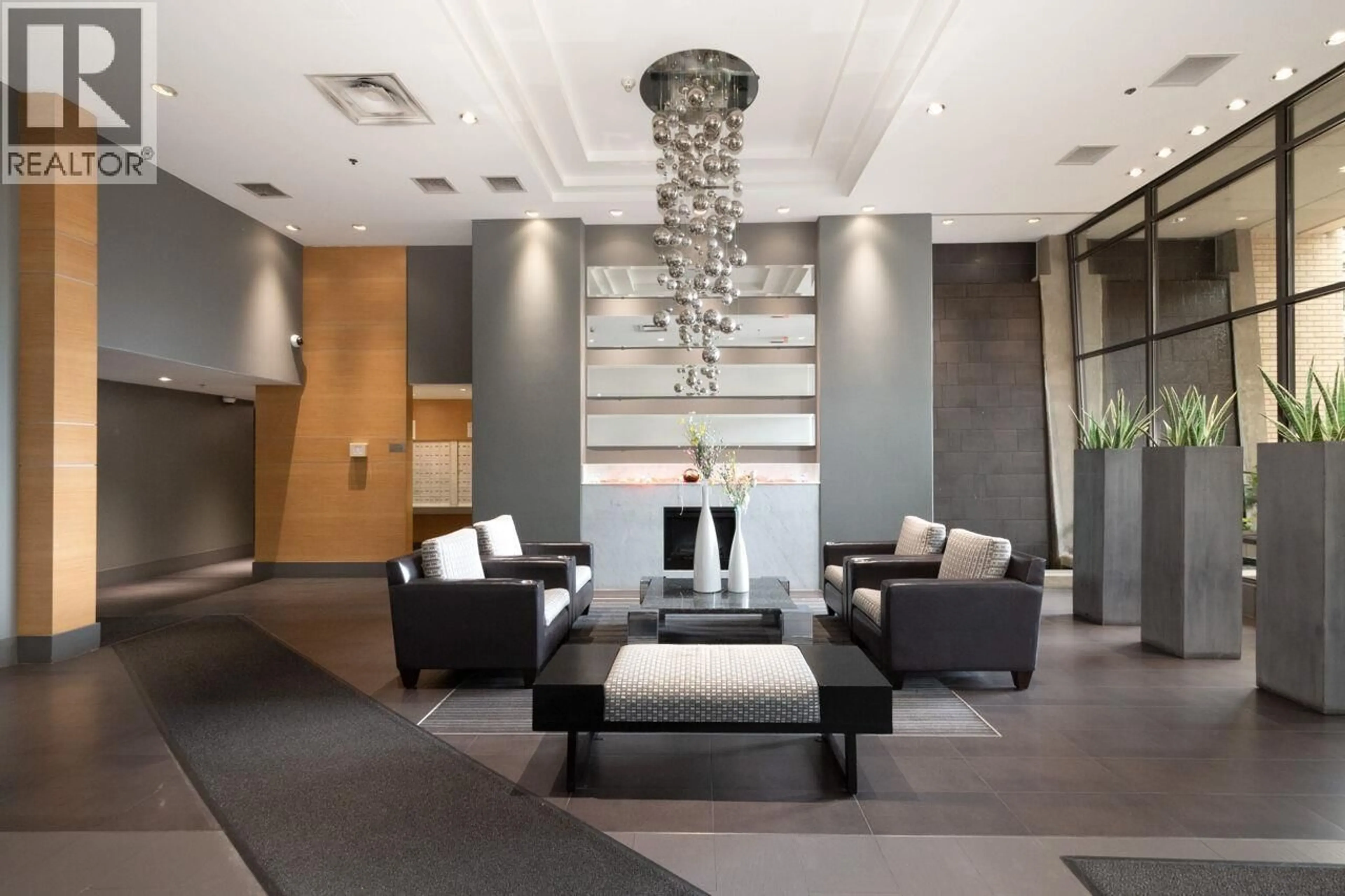 Lobby for 401 - 39 SIXTH STREET, New Westminster British Columbia V3L0B3
