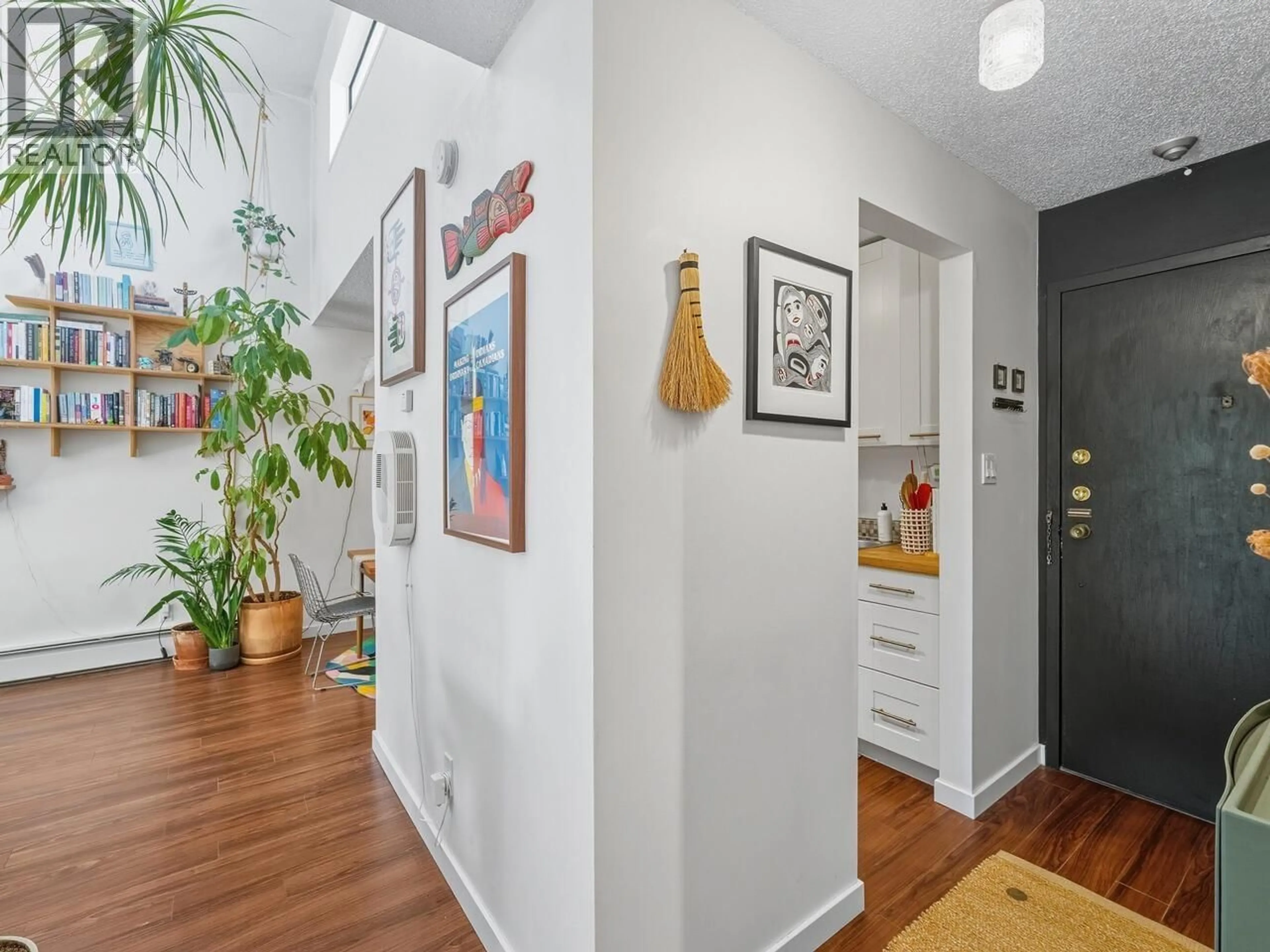 Indoor entryway for 314 - 1515 5TH AVENUE, Vancouver British Columbia V5N1L6