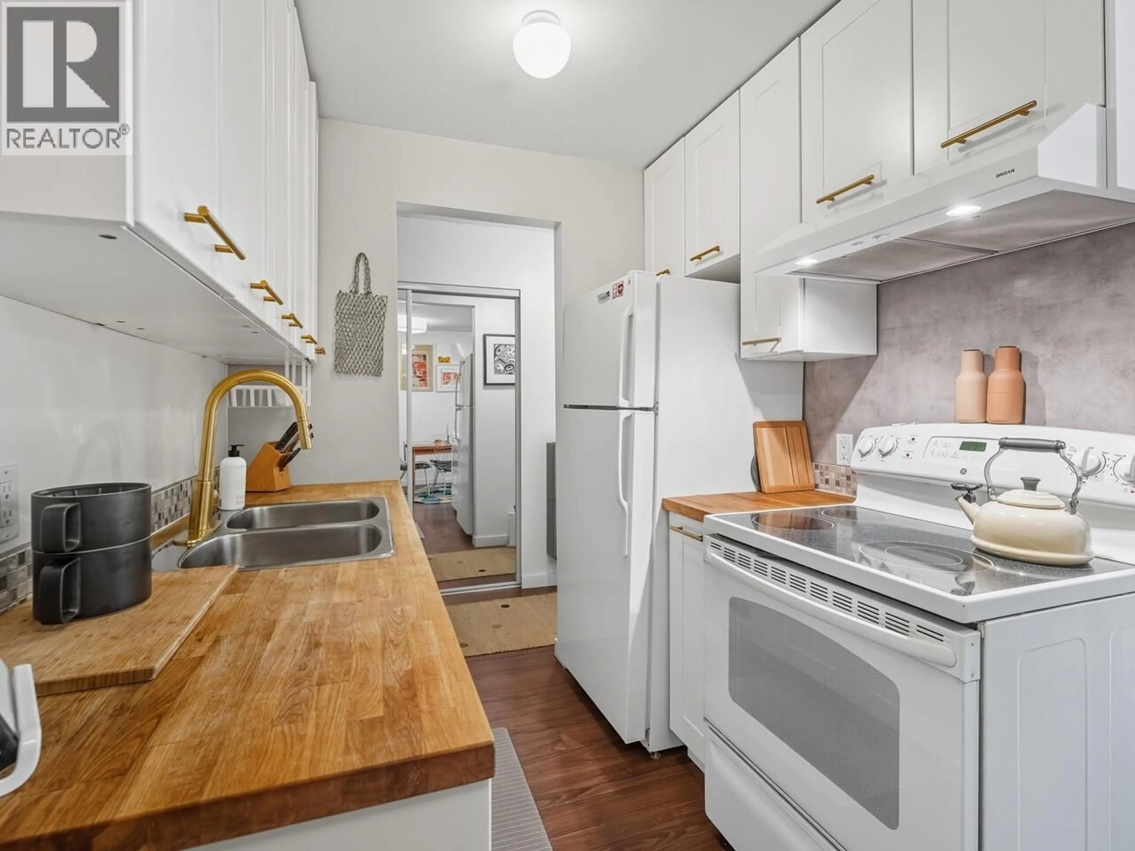 Standard kitchen, unknown for 314 - 1515 5TH AVENUE, Vancouver British Columbia V5N1L6