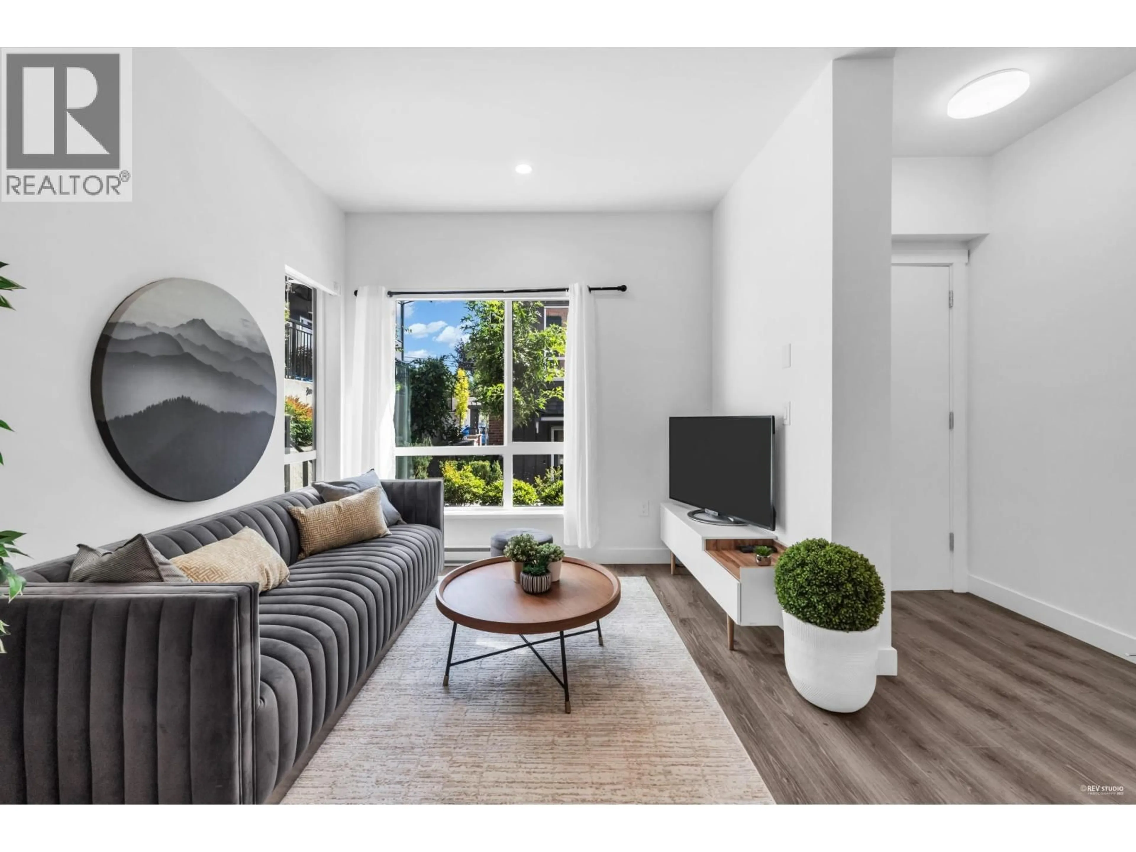 Living room with furniture, unknown for 113 - 609 SYDNEY AVENUE, Coquitlam British Columbia V3K3K1