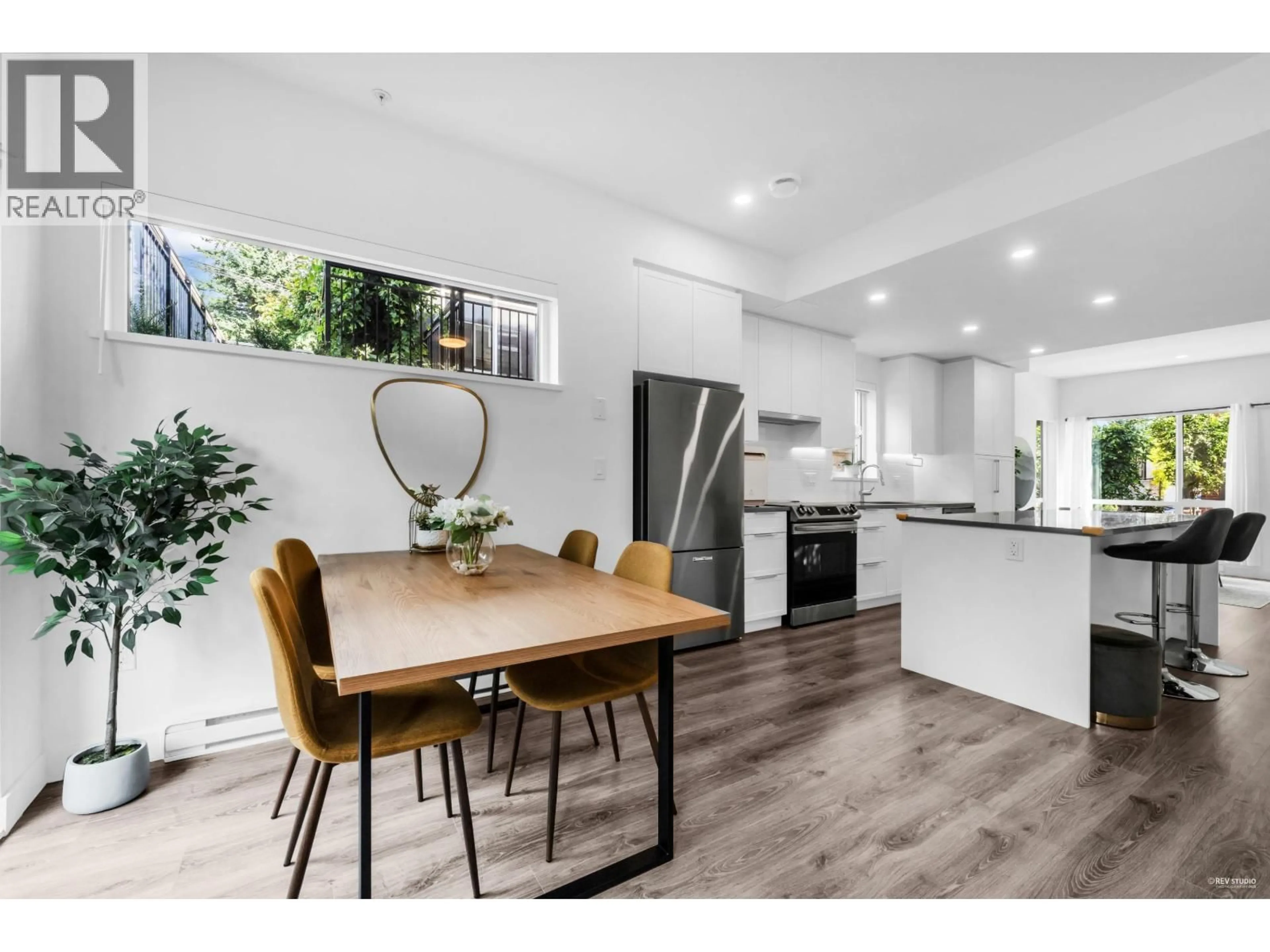 Open concept kitchen, wood/laminate floor for 113 - 609 SYDNEY AVENUE, Coquitlam British Columbia V3K3K1