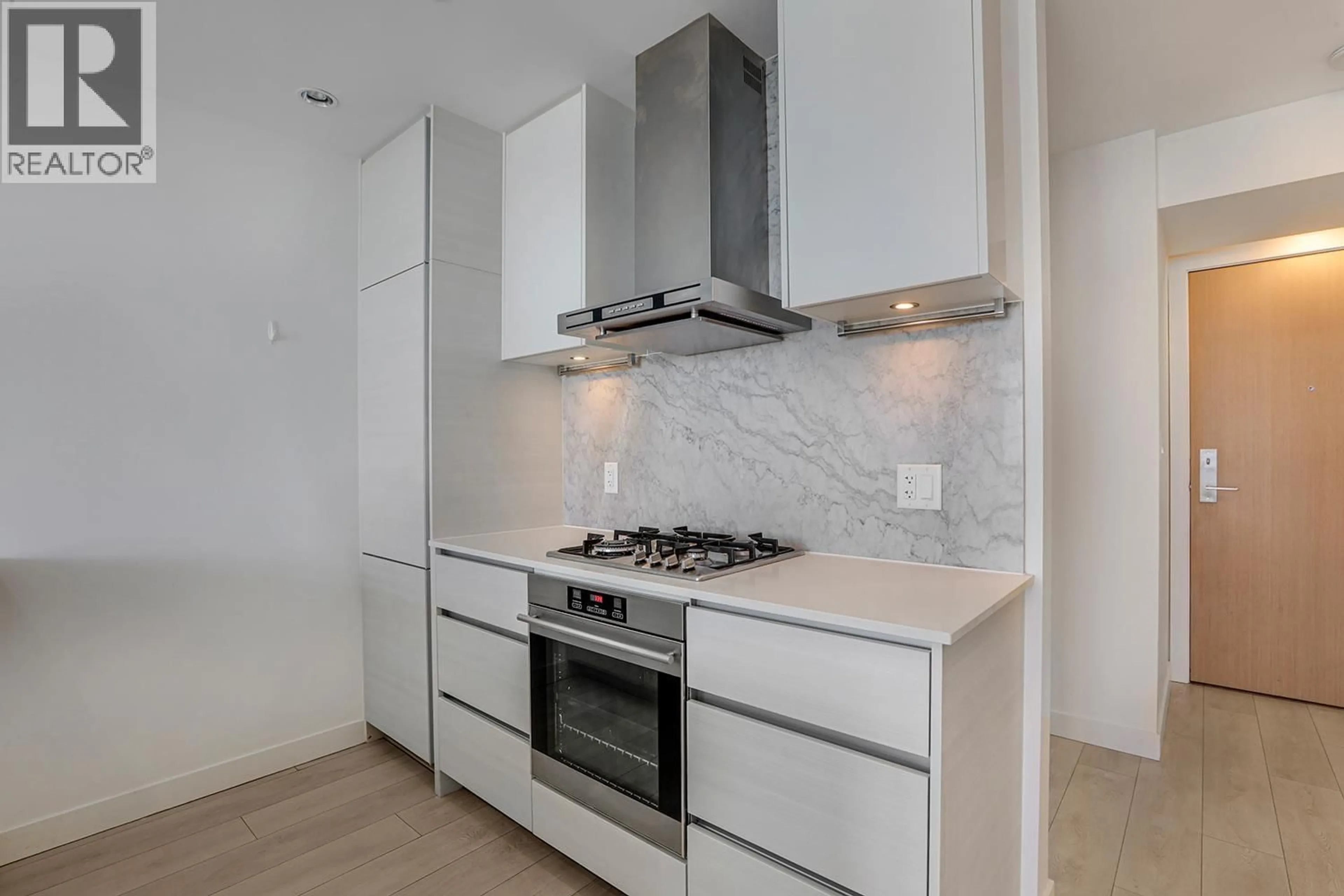 Standard kitchen, ceramic/tile floor for 3106 - 6098 STATION STREET, Burnaby British Columbia V5H0H4