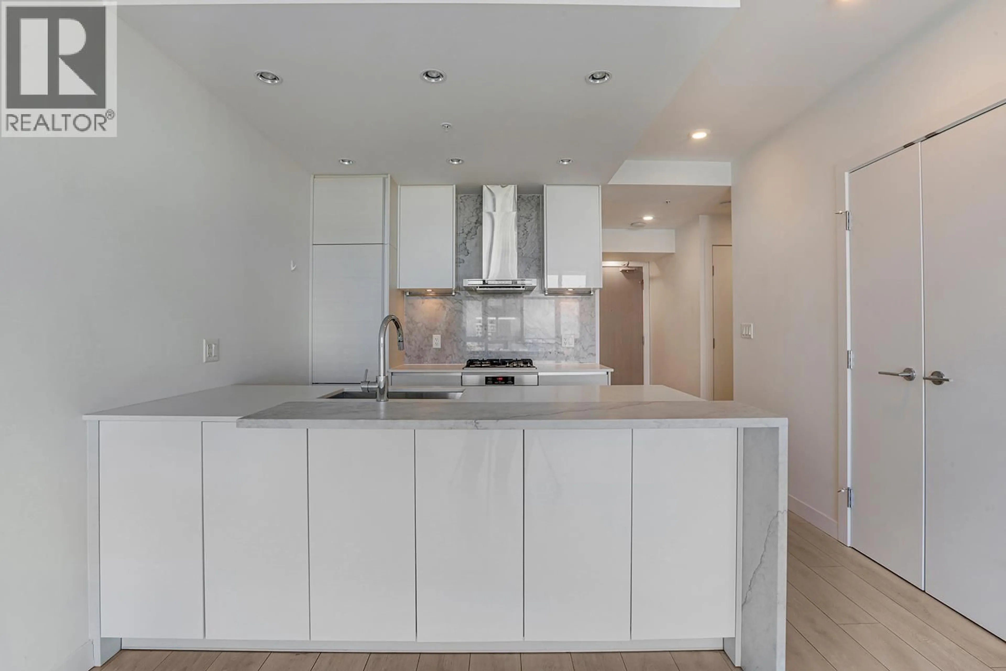 Open concept kitchen, unknown for 3106 - 6098 STATION STREET, Burnaby British Columbia V5H0H4