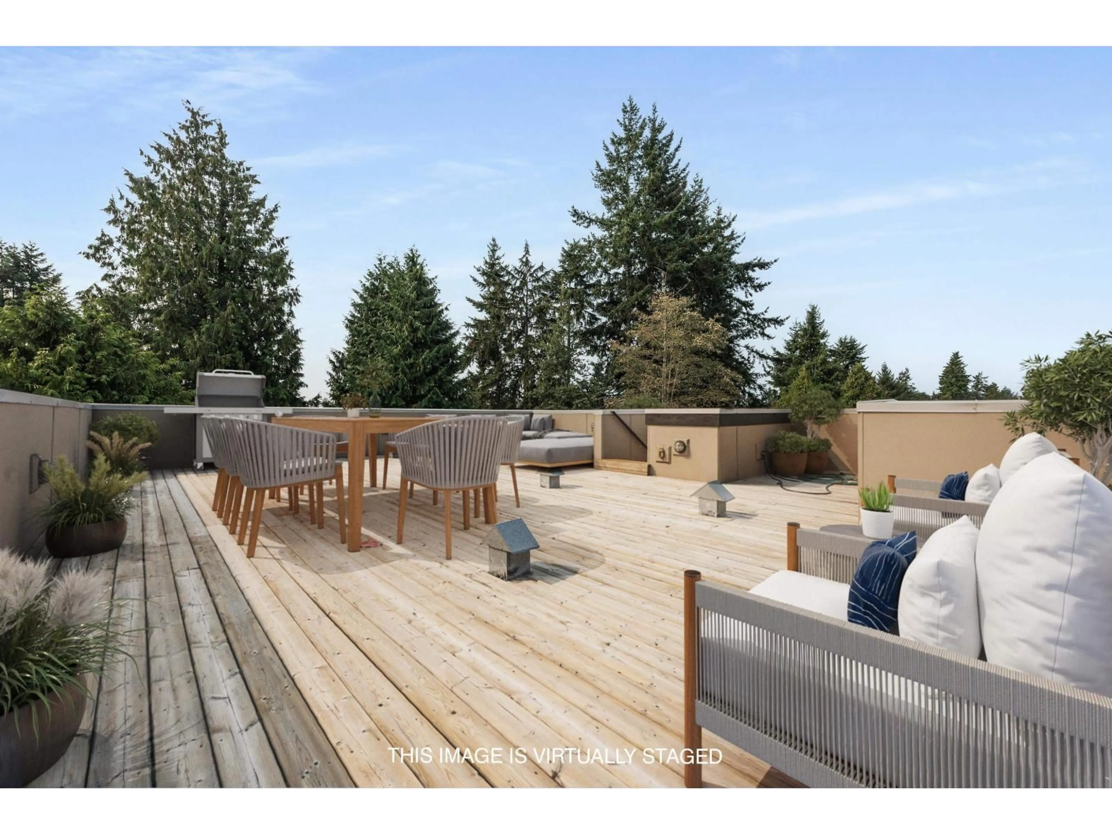 Patio, unknown for 13766 NORTH BLUFF, White Rock British Columbia V4B3B9