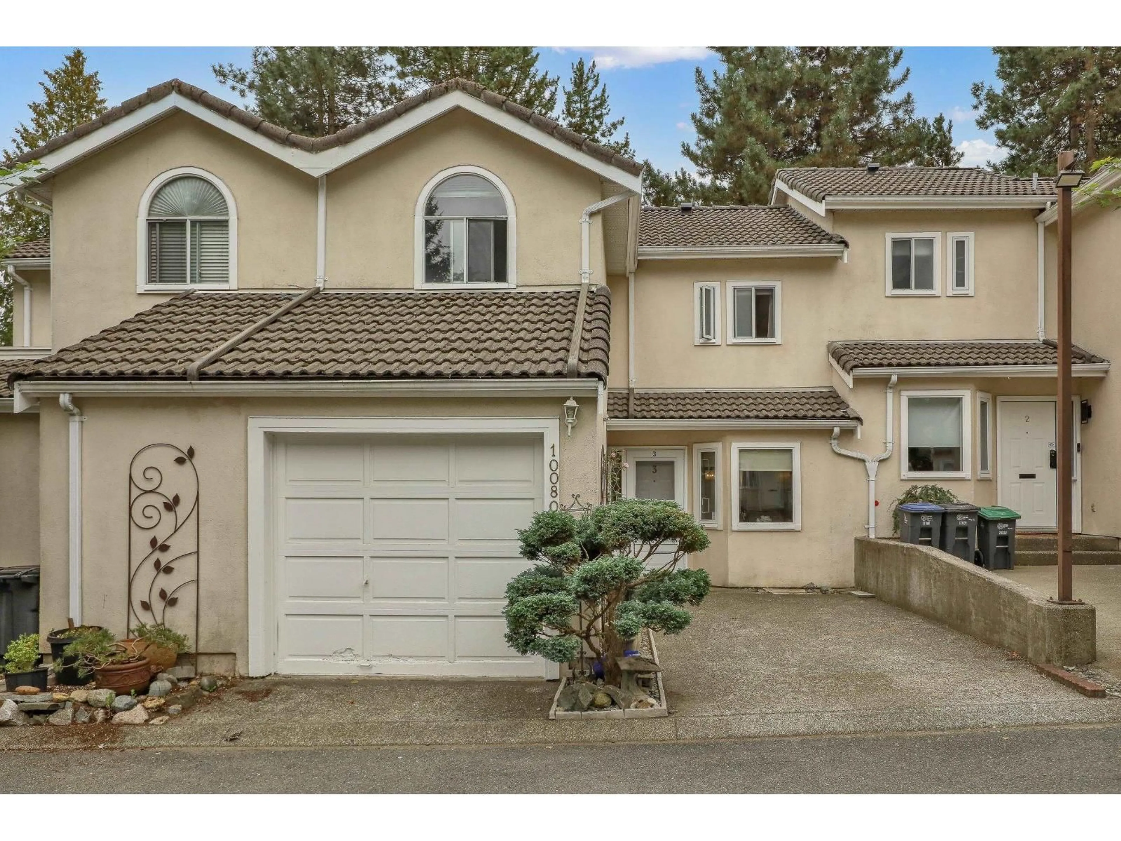Unknown for 3 - 10080 154, Surrey British Columbia V3R4J6