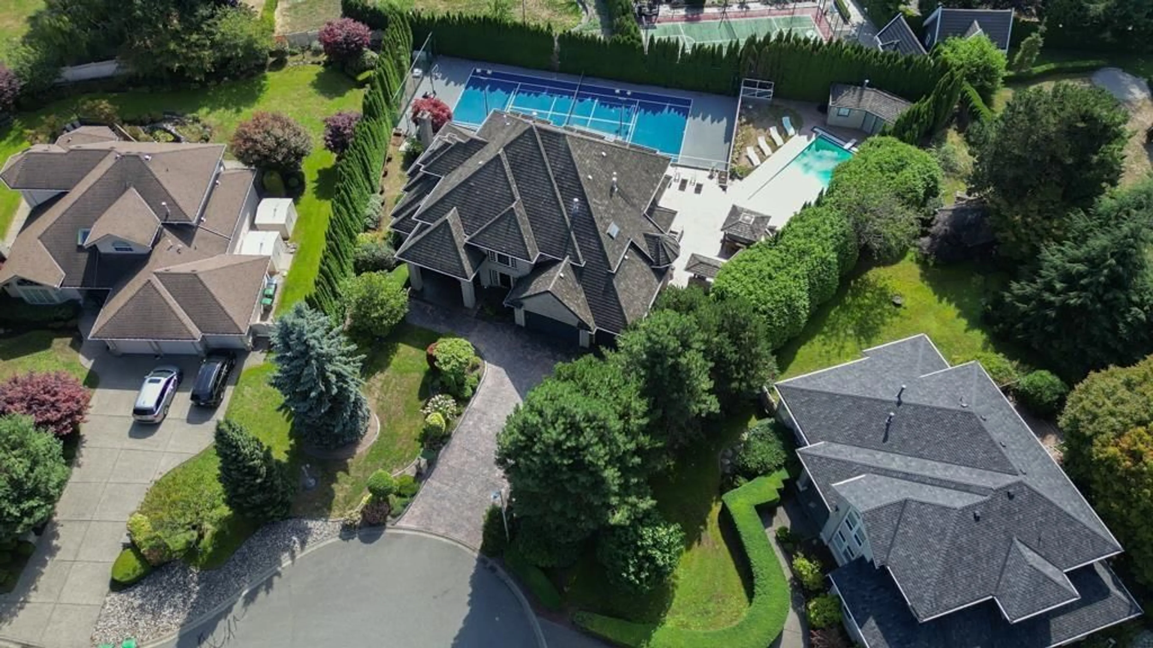 A pic from outside/outdoor area/front of a property/back of a property/a pic from drone, unknown for 12256 57, Surrey British Columbia V3X3H7