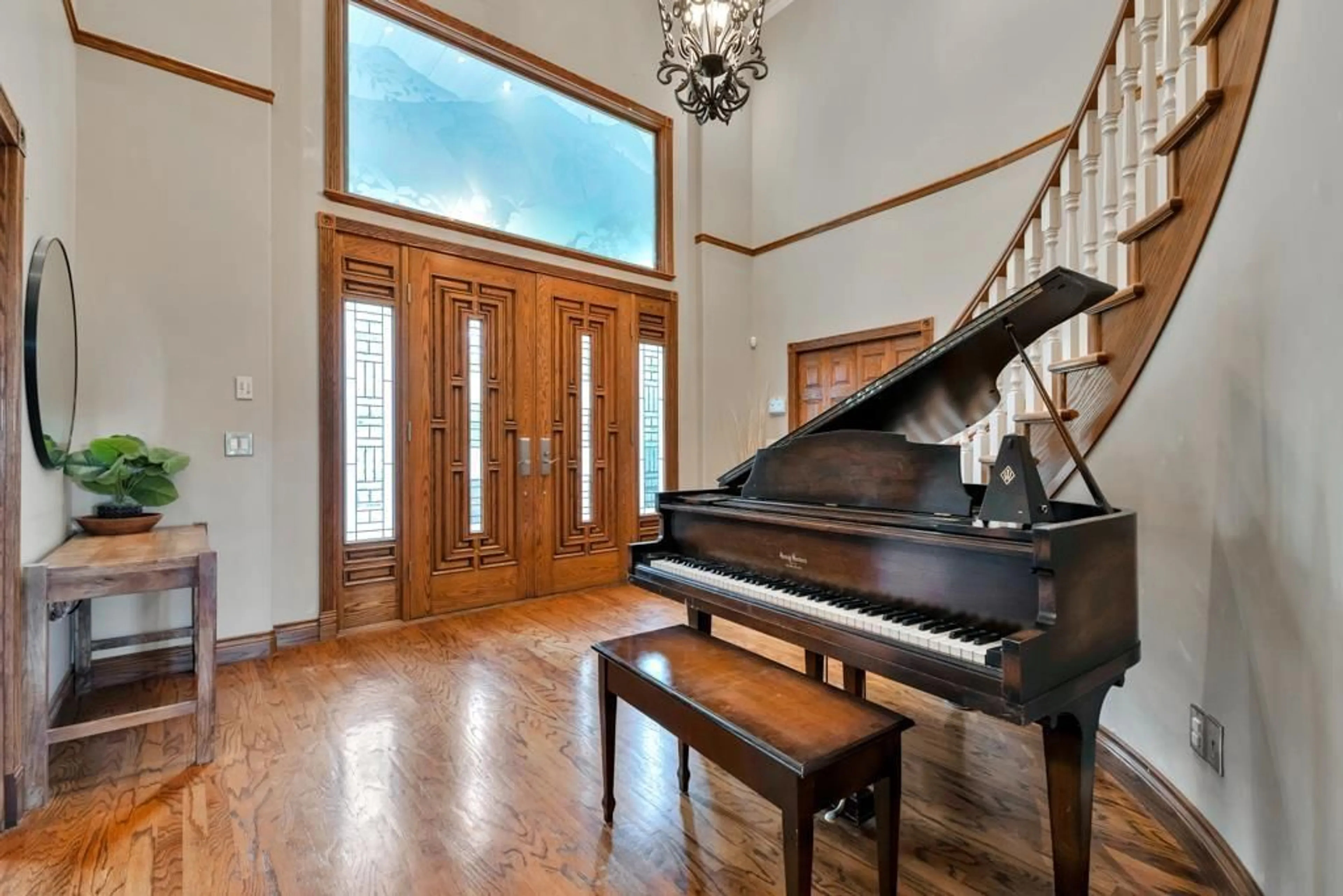 Indoor foyer for 12256 57, Surrey British Columbia V3X3H7