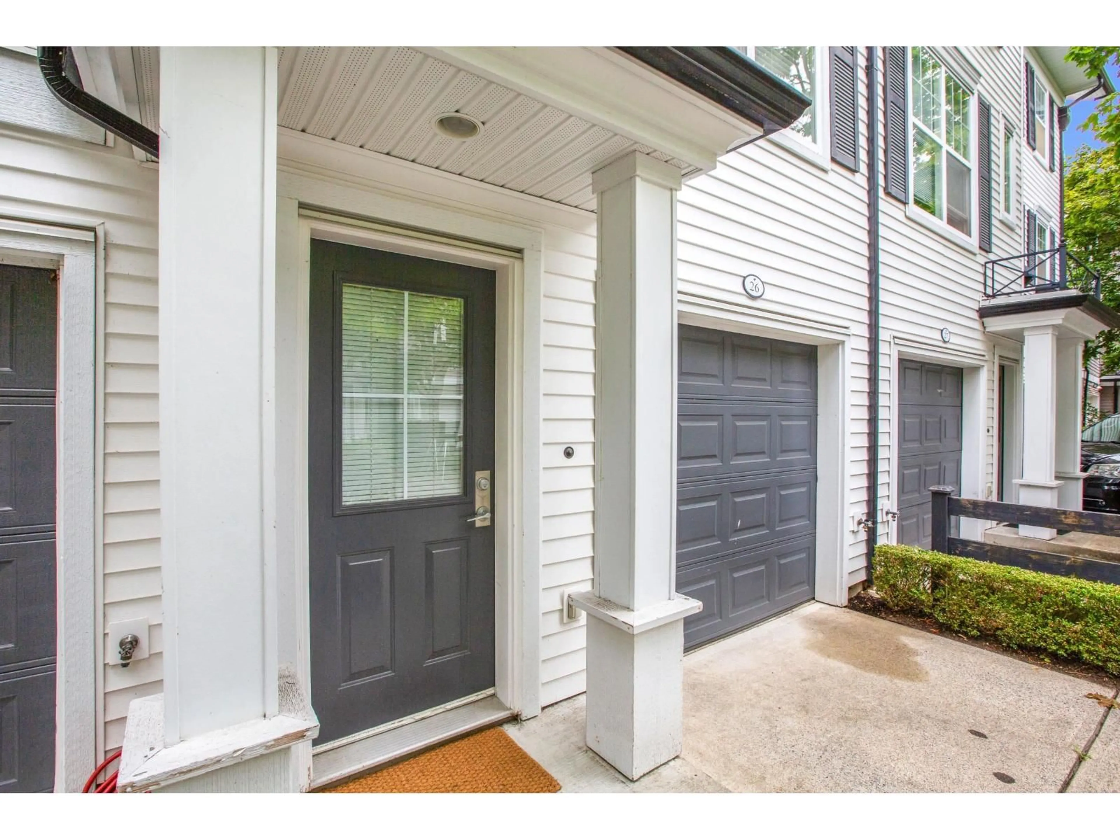Indoor entryway for 26 - 15075 60, Surrey British Columbia V3S1S1