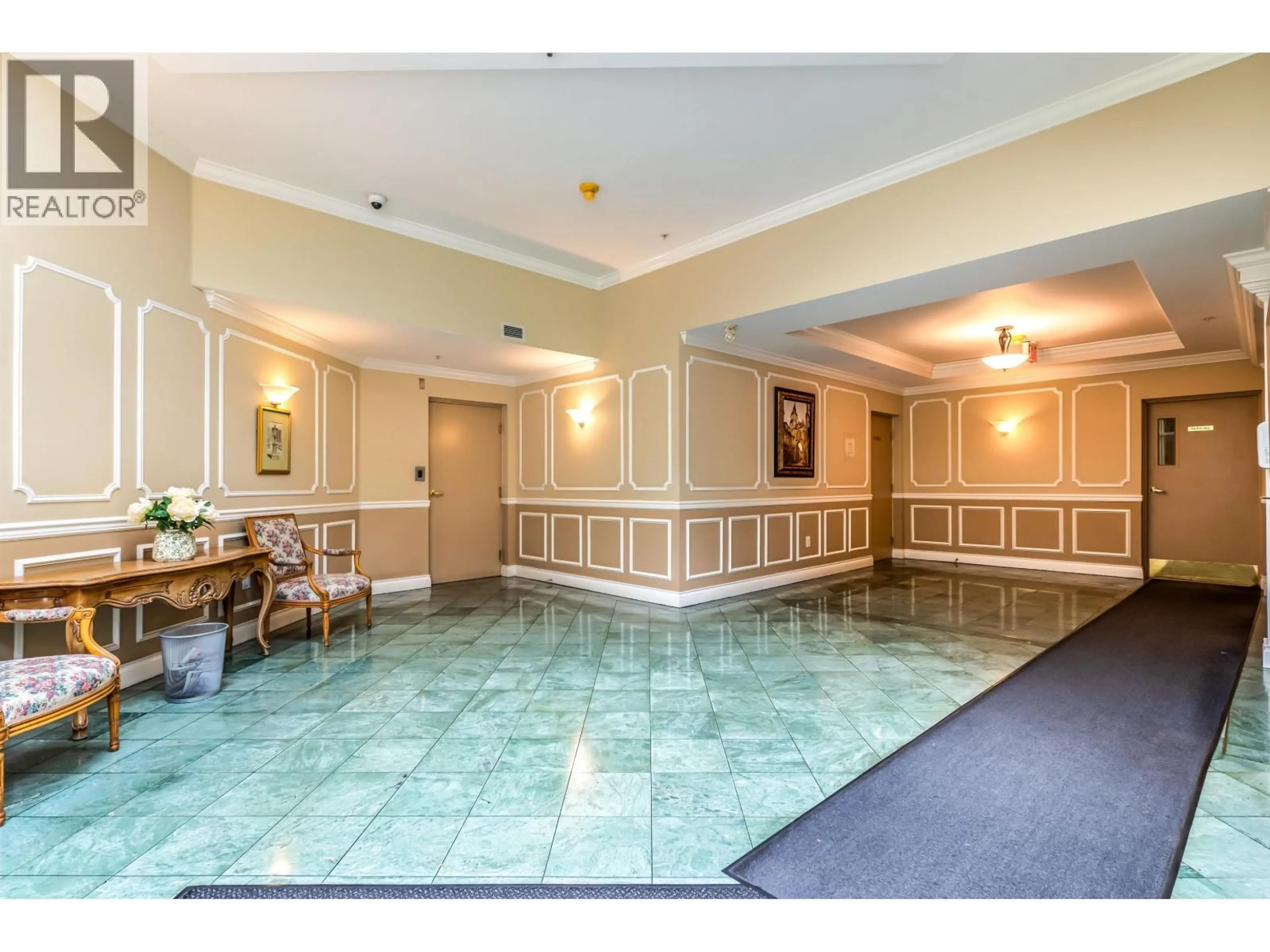 Indoor foyer for 220 - 8975 JONES ROAD, Richmond British Columbia V6Y3Y7
