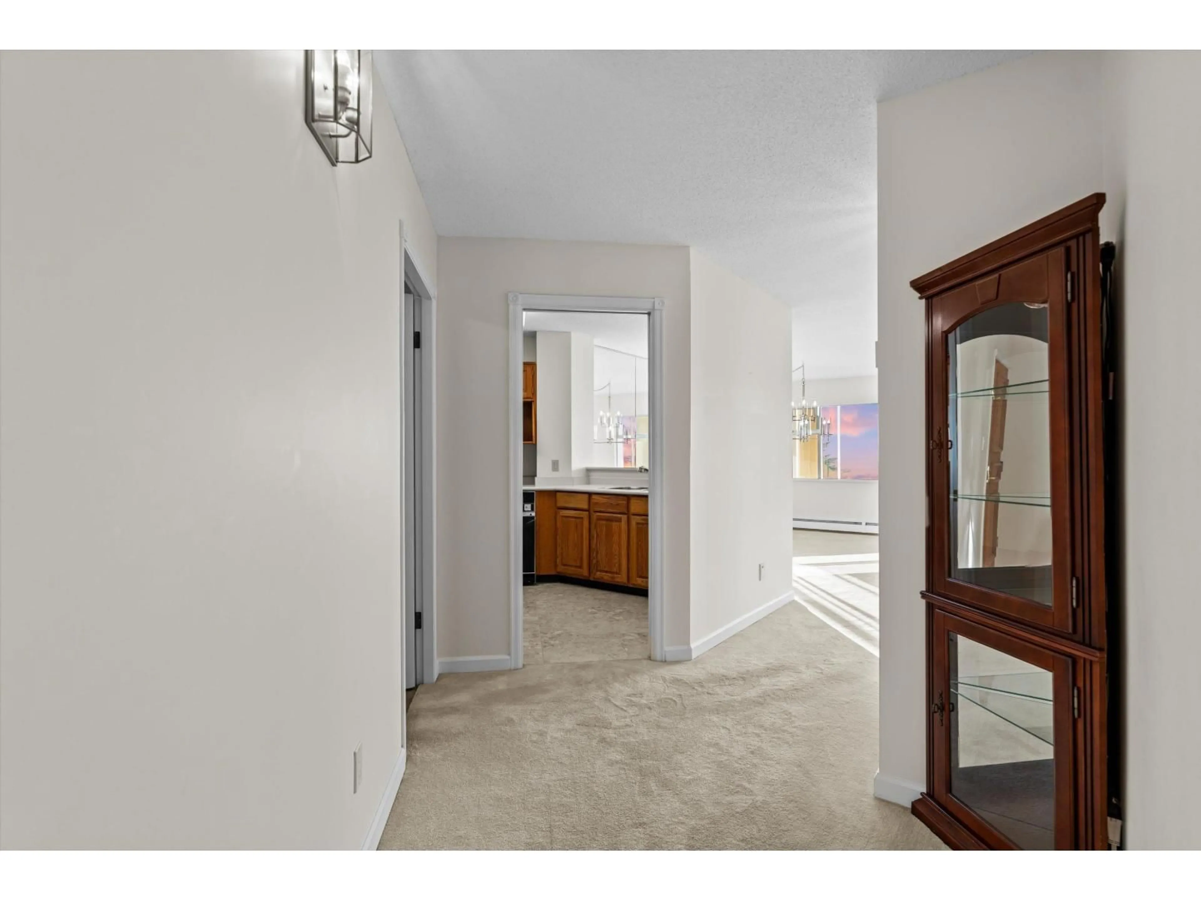 Indoor entryway for 413 - 1442 FOSTER, White Rock British Columbia V4B3X7