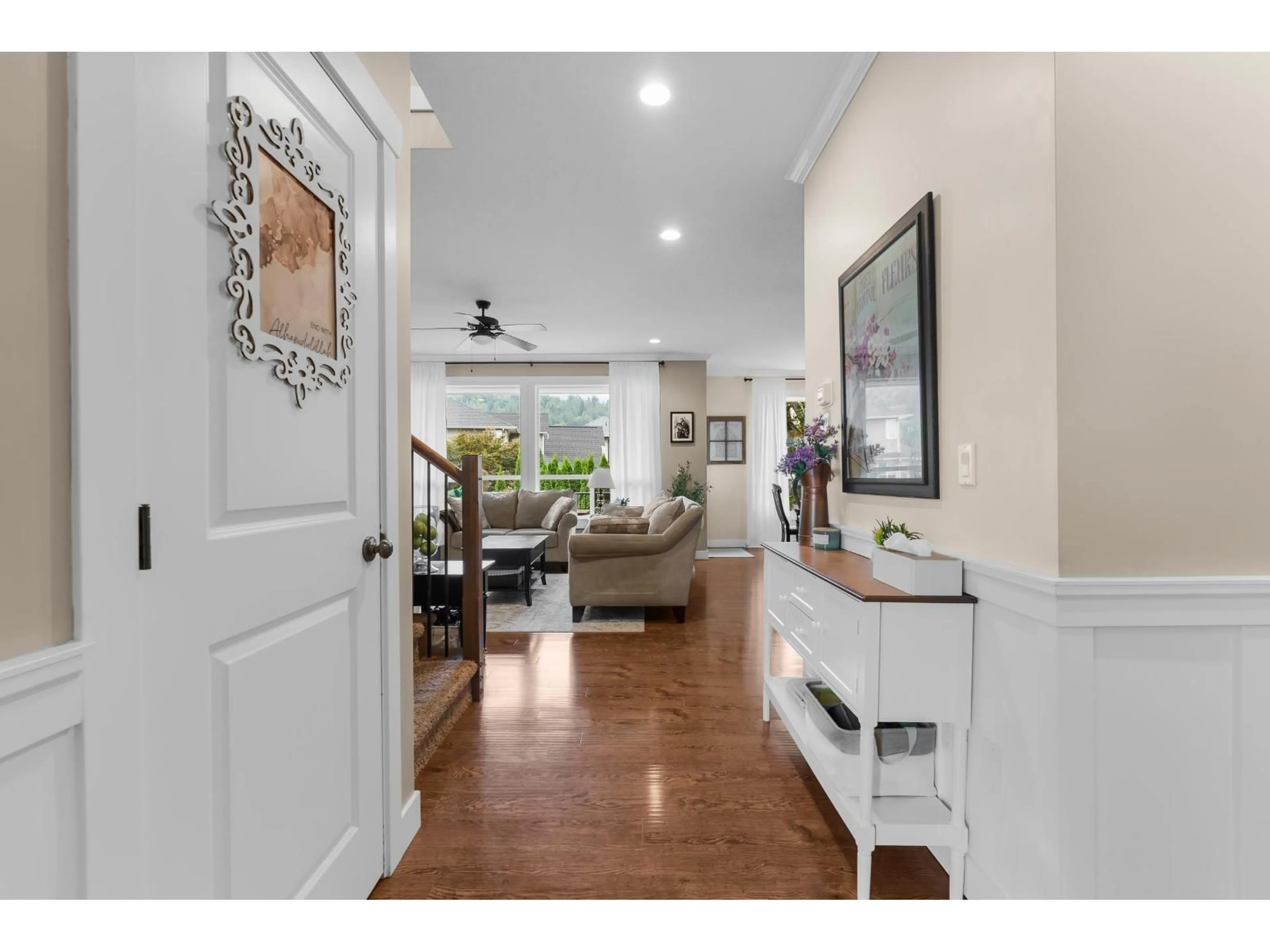 Indoor entryway for 3 - 46426 MULLINS ROAD, Chilliwack British Columbia V2R3Y4