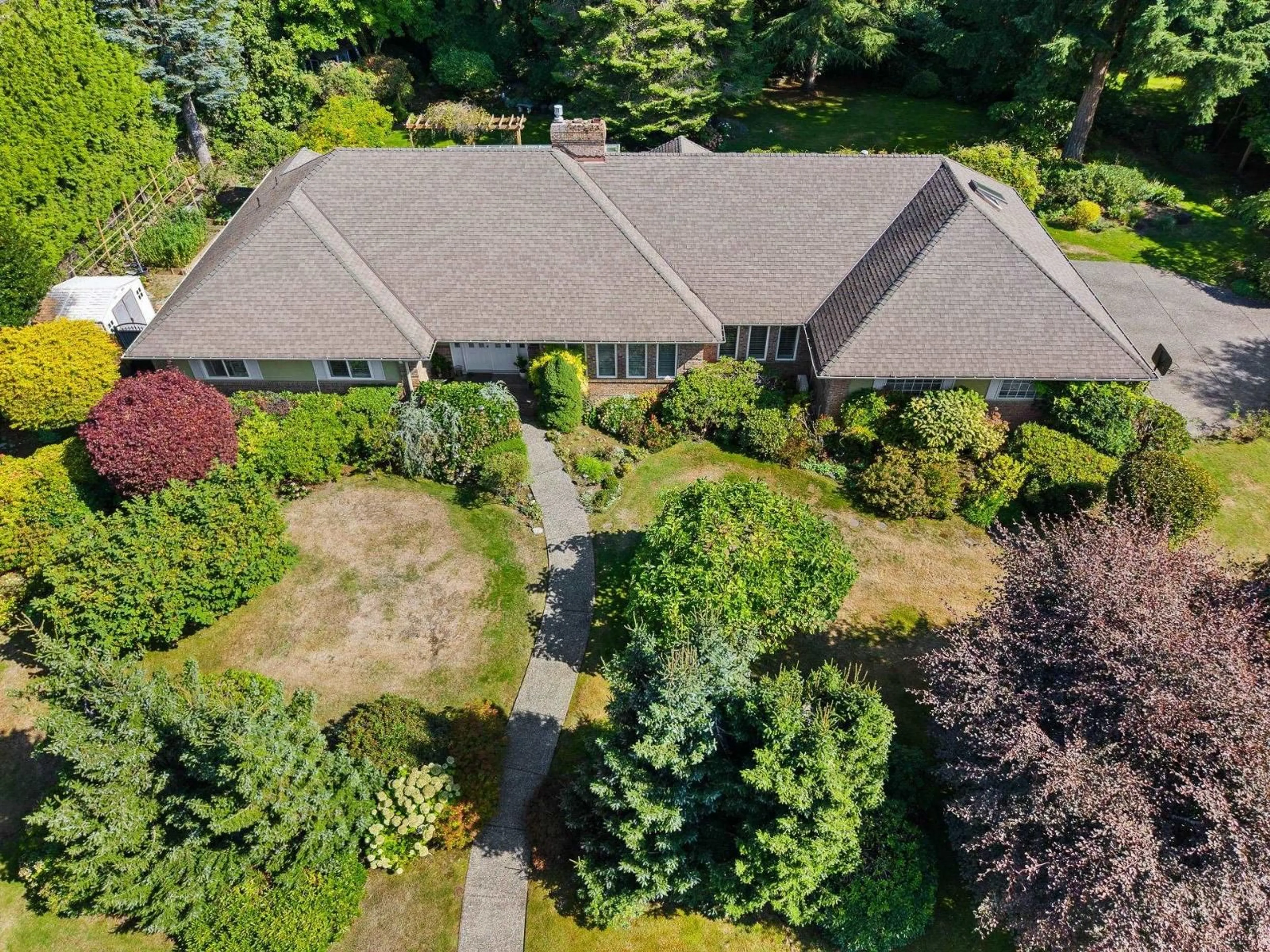 A pic from outside/outdoor area/front of a property/back of a property/a pic from drone, street for 3222 137A, Surrey British Columbia V4P2B5