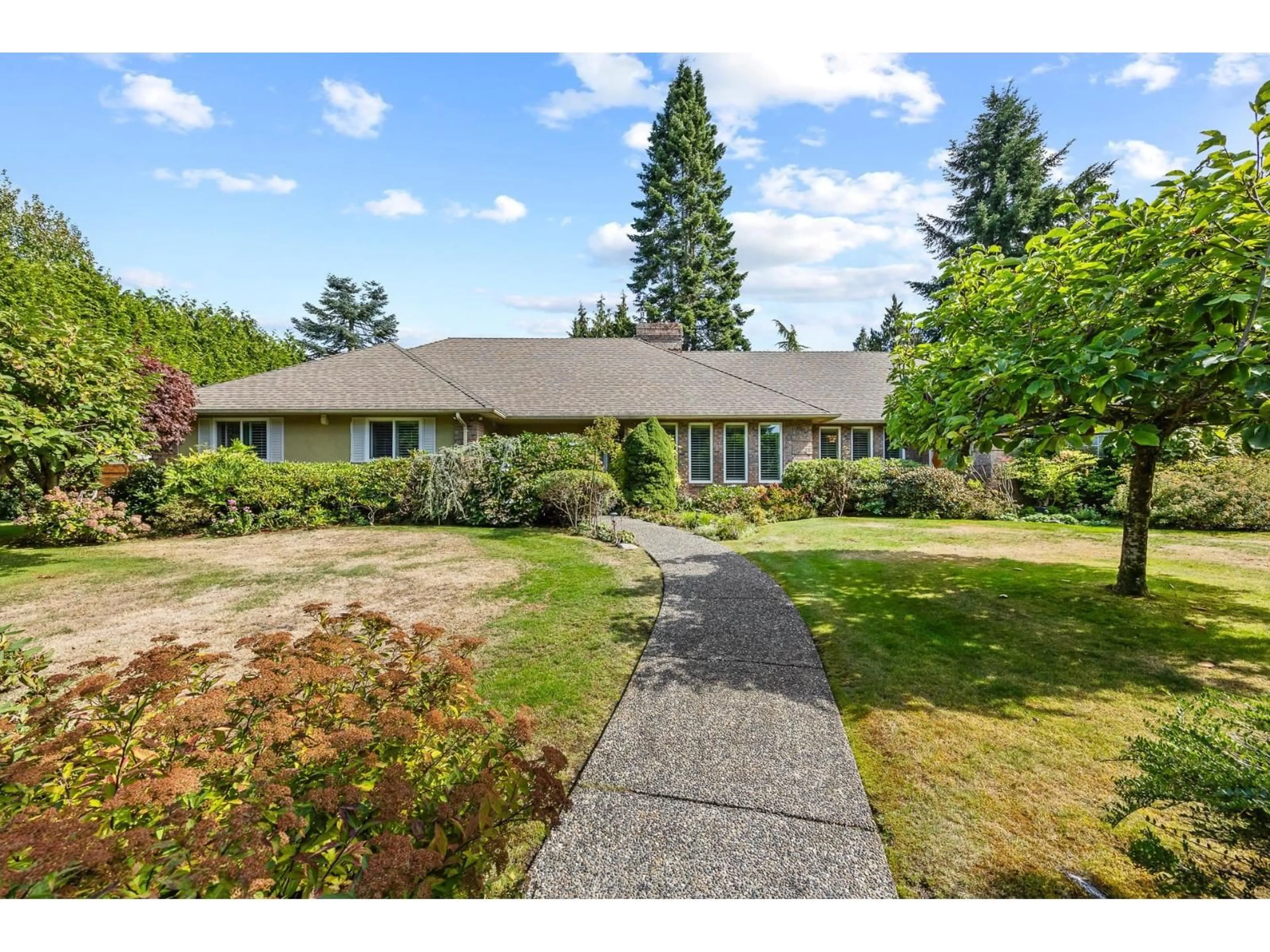 A pic from outside/outdoor area/front of a property/back of a property/a pic from drone, street for 3222 137A, Surrey British Columbia V4P2B5