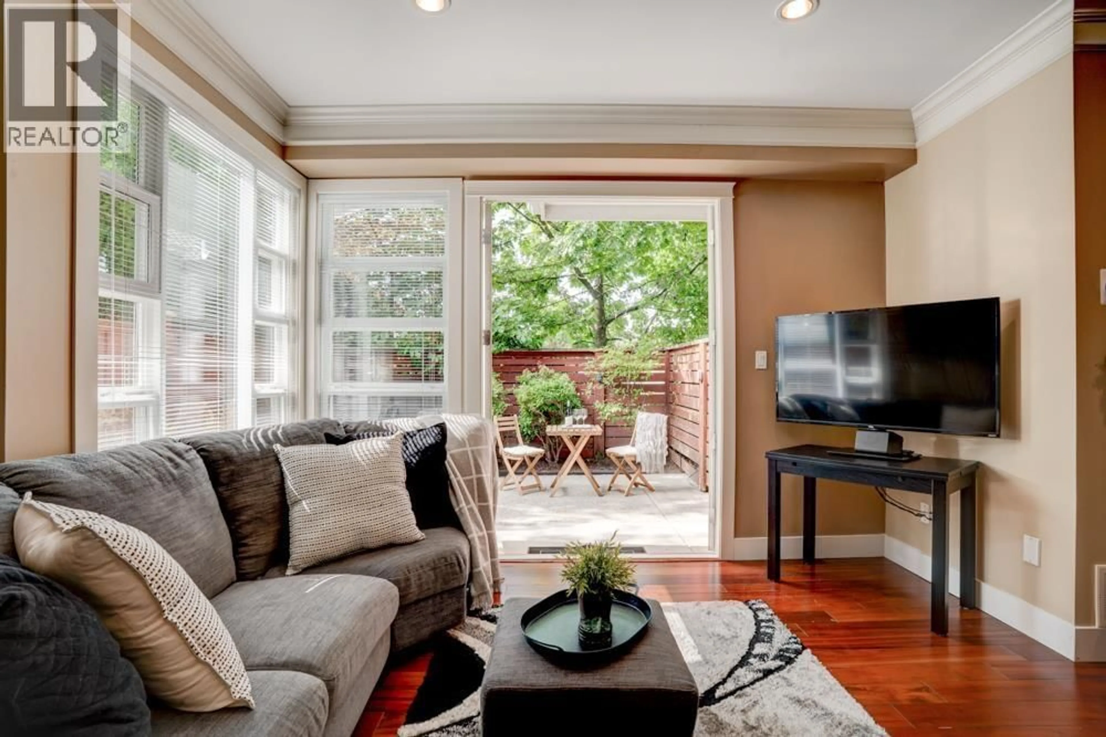 Living room with furniture, unknown for 1626 ST. ANDREWS AVENUE, North Vancouver British Columbia V7L3L6