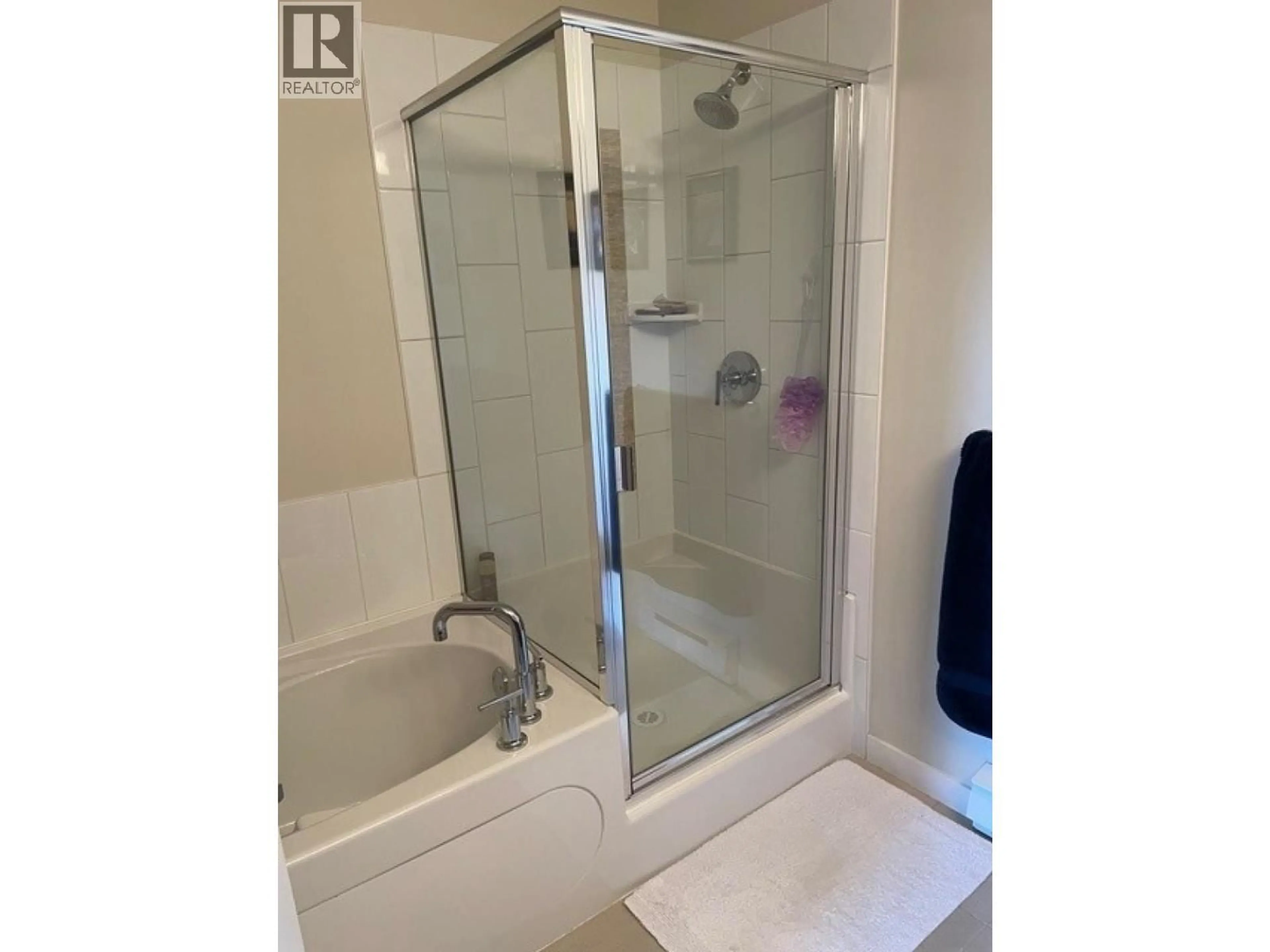 Standard bathroom, ceramic/tile floor for 774 ORWELL STREET, North Vancouver British Columbia V7J0A5
