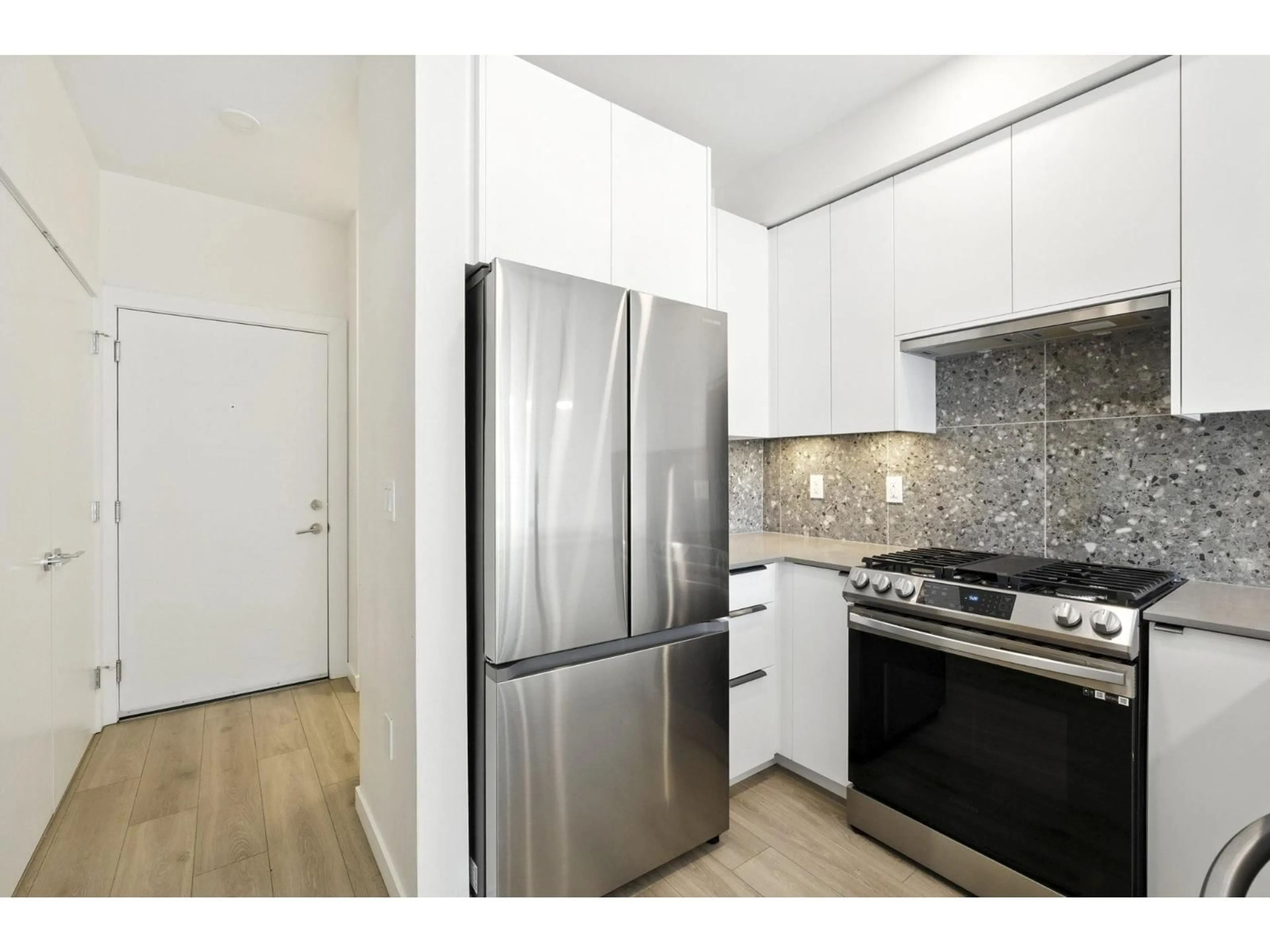 Standard kitchen, unknown for 310 - 7920 206, Langley British Columbia V2Y3X1