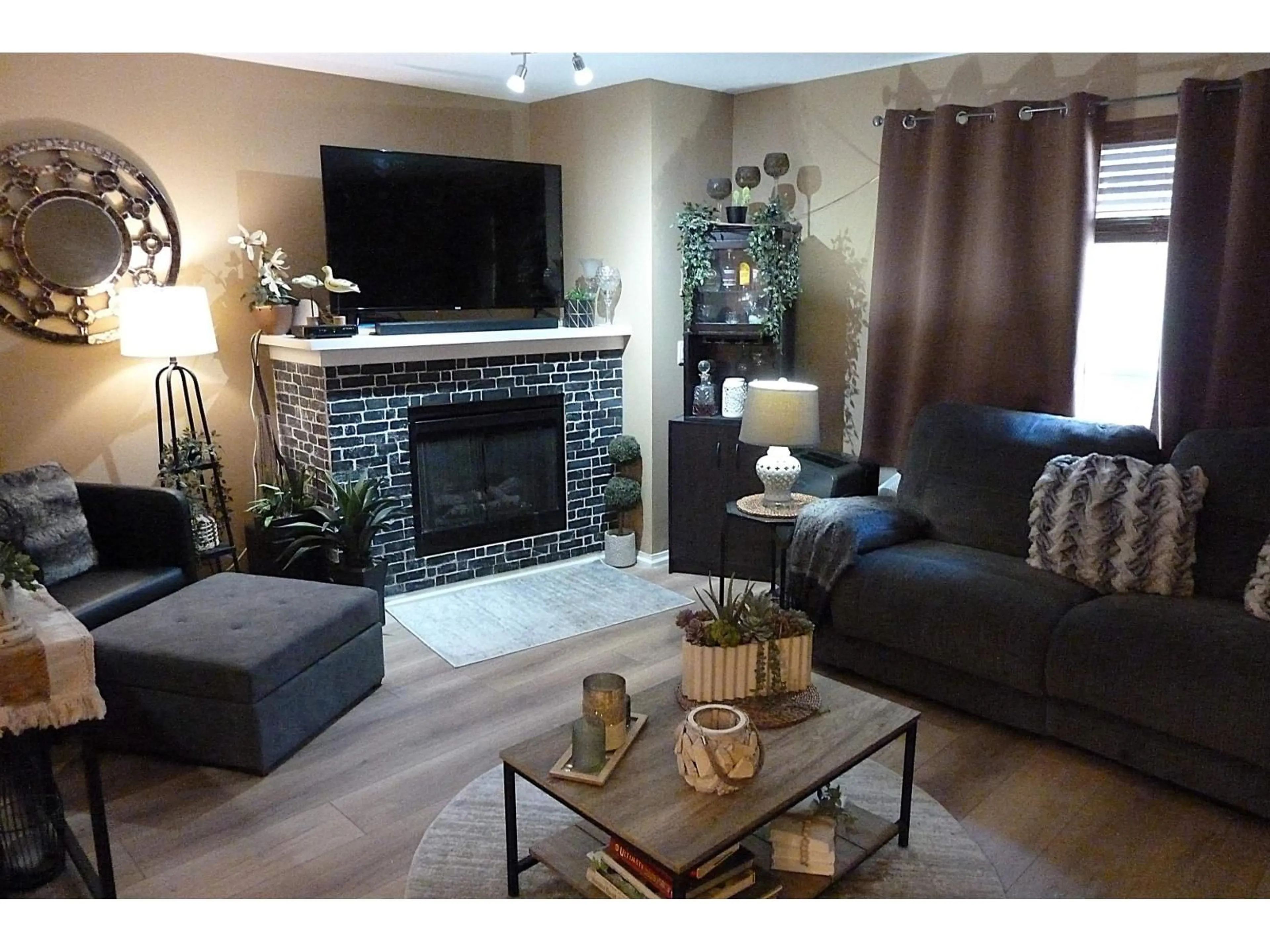 Living room with furniture, unknown for 107 - 6747 203, Langley British Columbia V2Y3B5